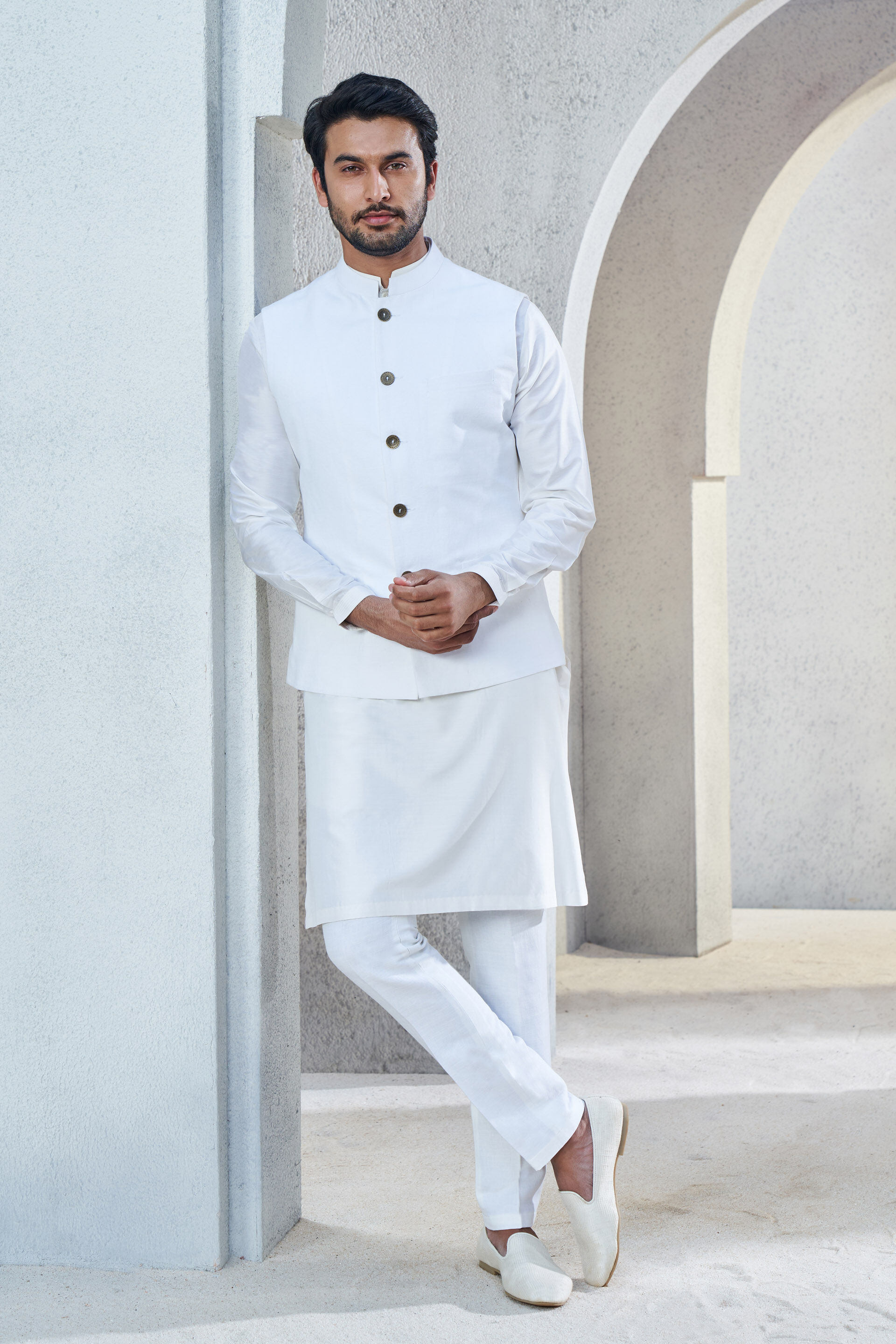The Akshaj Bandi White