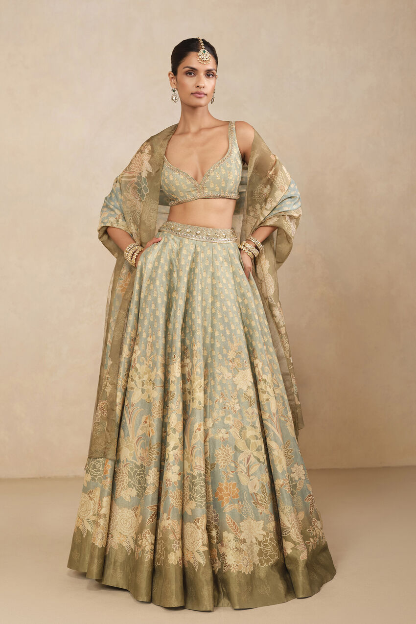Buy Designer Lehenga for Women Online at USA | Anita Dongre Buy Designer Lehenga for Women Online at USA | Anita Dongre