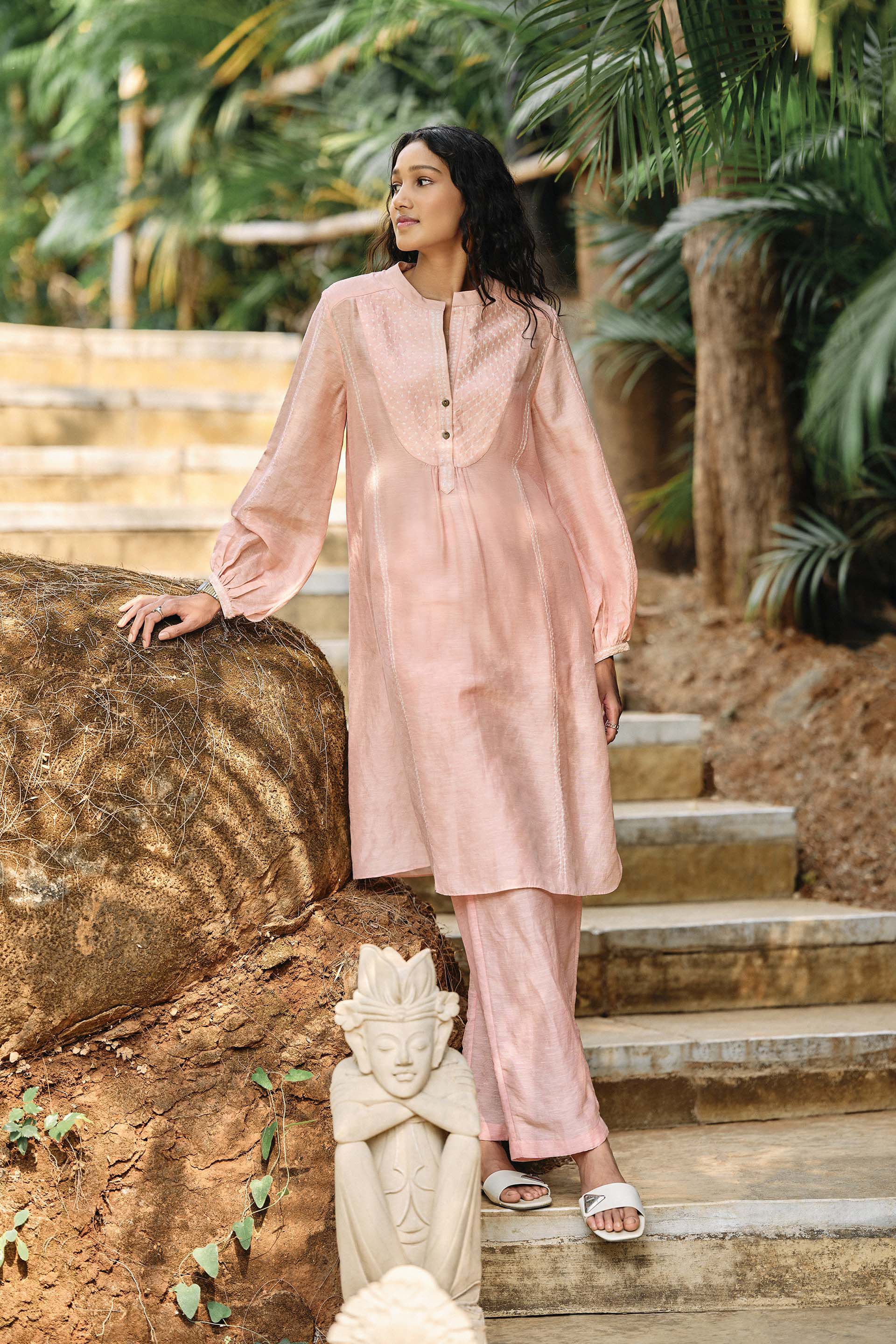 Panorama Handcrafted Bandhani Linen Coord - Blush