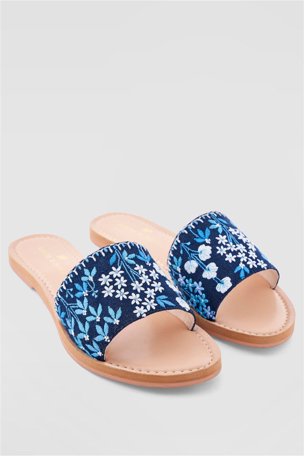 Aranyaa Sliders