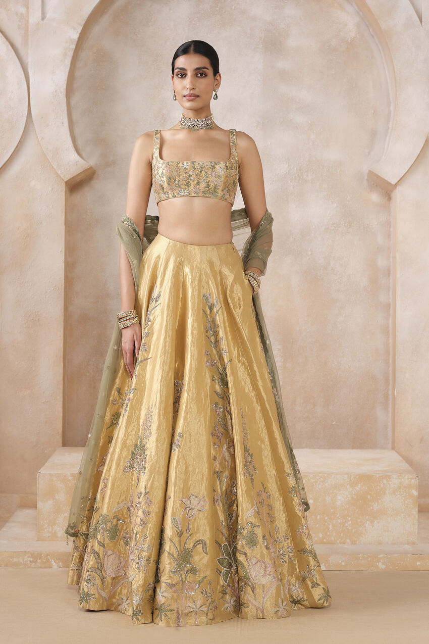 ladies dress lehenga choli Chaniya Choli For Navratri, Garba lehenga women, Navratri Dress By Aadat Export