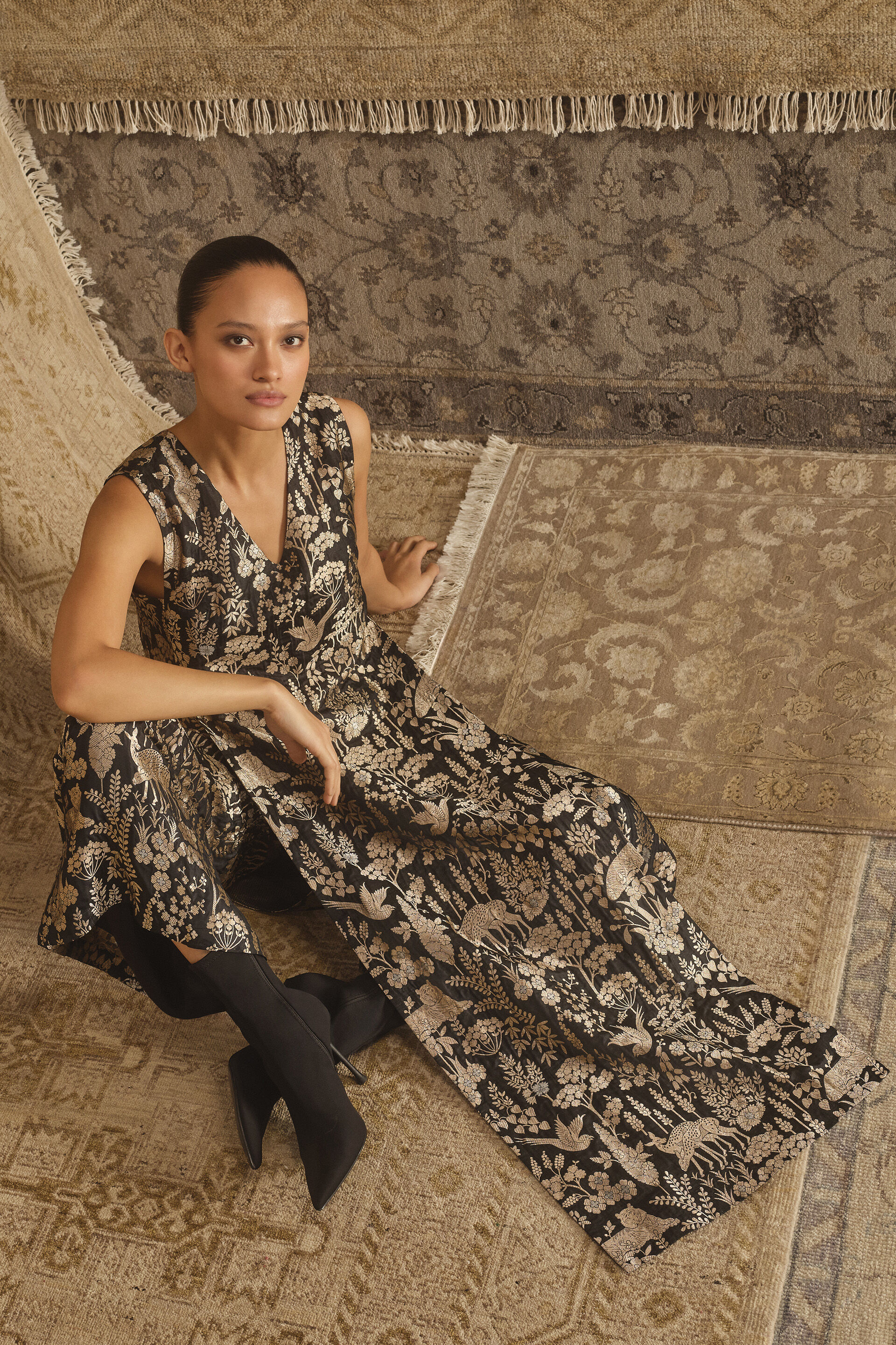 Masara Handwoven Benarasi Silk Tabard Set - Black, Black, image 3