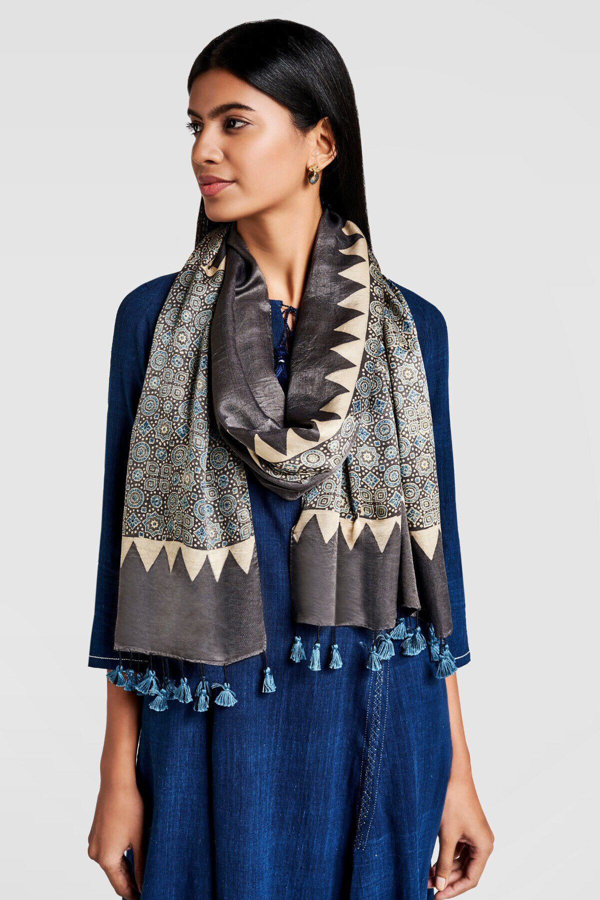 Anita dongre scarf on sale