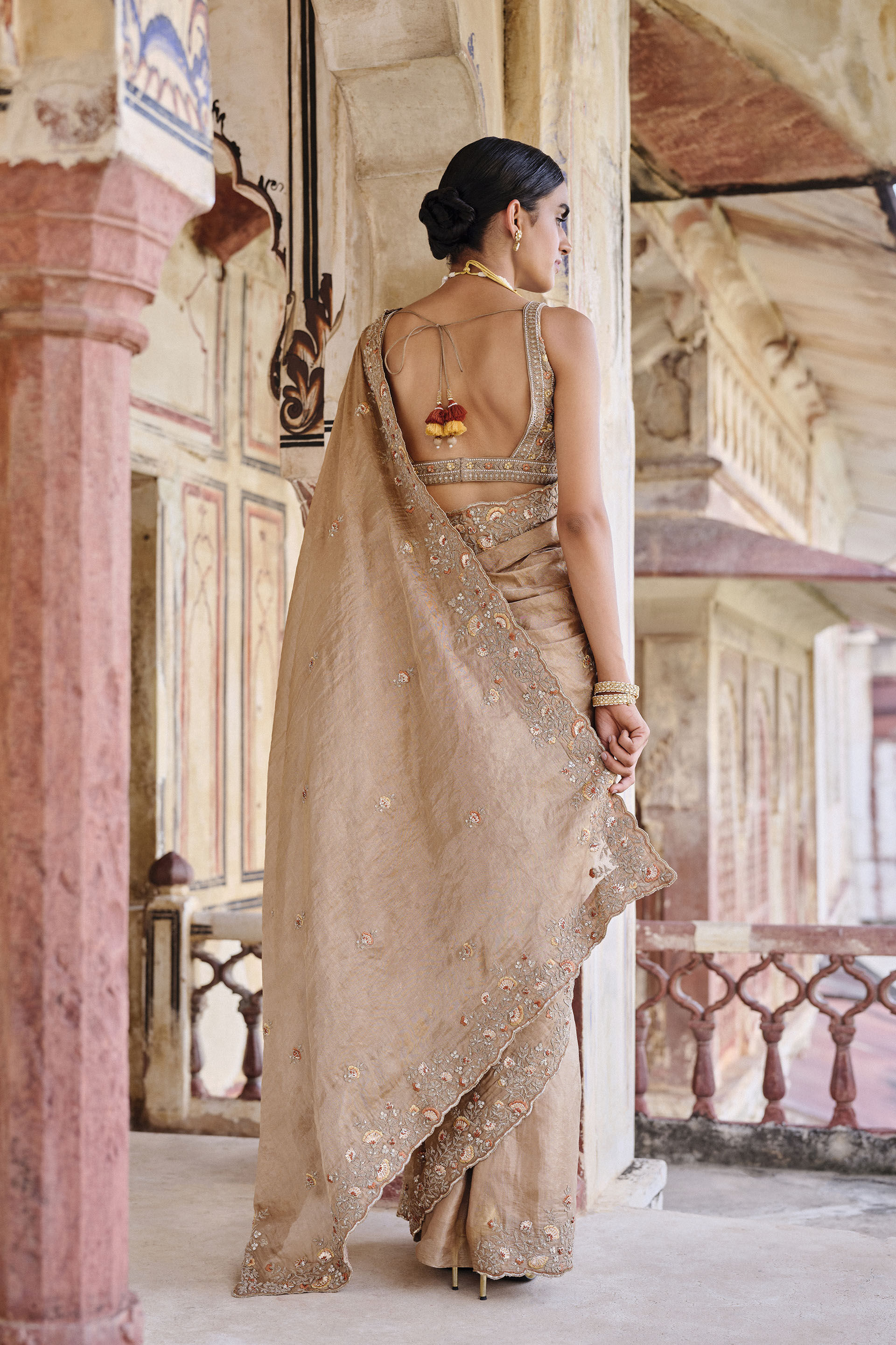 Anita dongre bridal saree deals