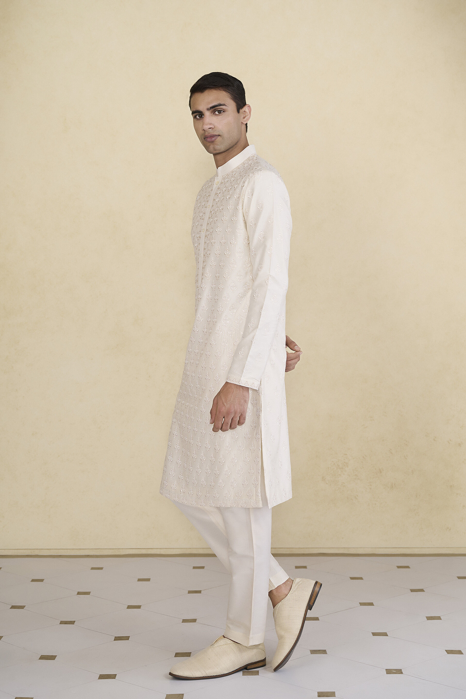Tuhin Embroidered Silk Kurta - Ivory, Ivory, image 4