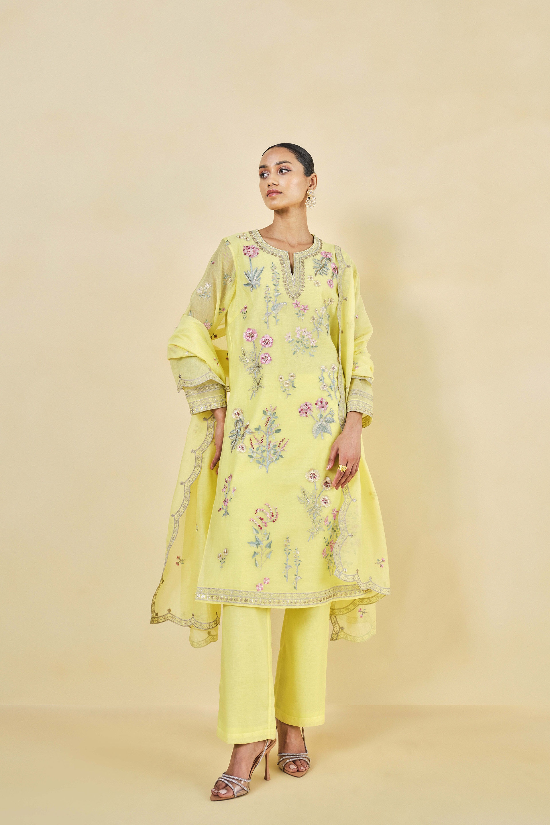 32 Types of Kurtis that every Woman should have it in her Closet | Kurta  designs women, Angrakha style dresses, Fashion dresses