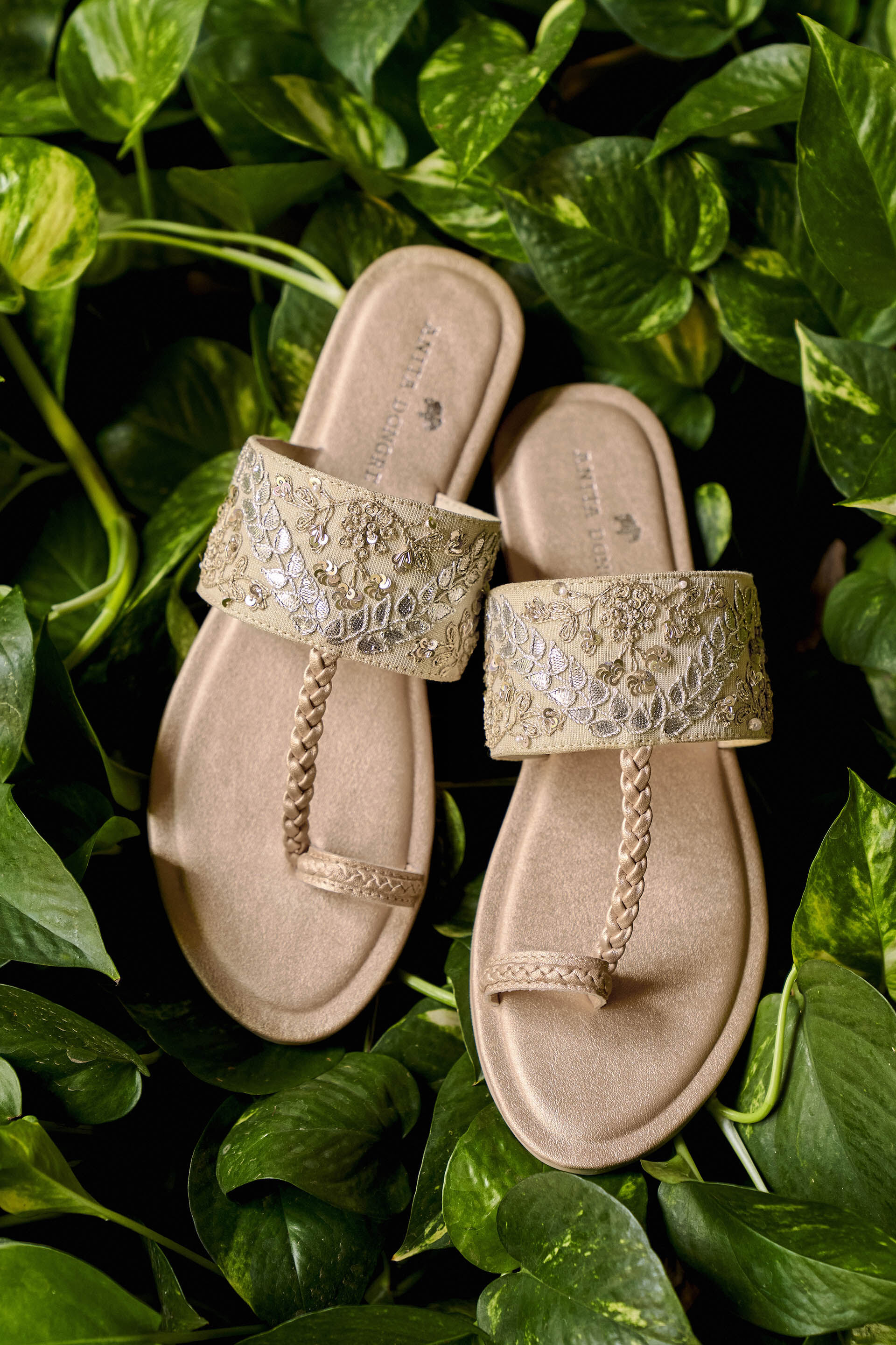 Kinari Kolhapuris Gold