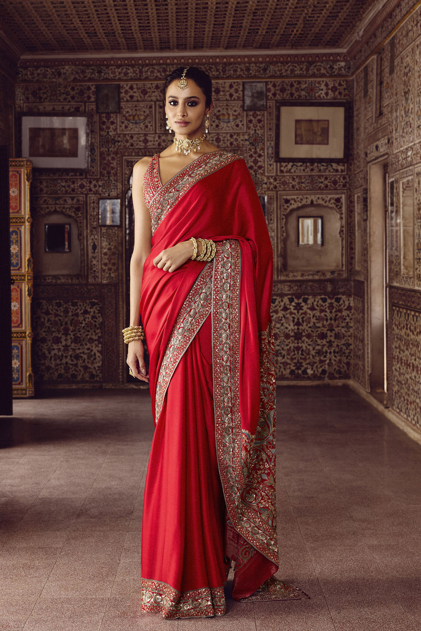Shyamangi Embroidered Silk Saree - Red