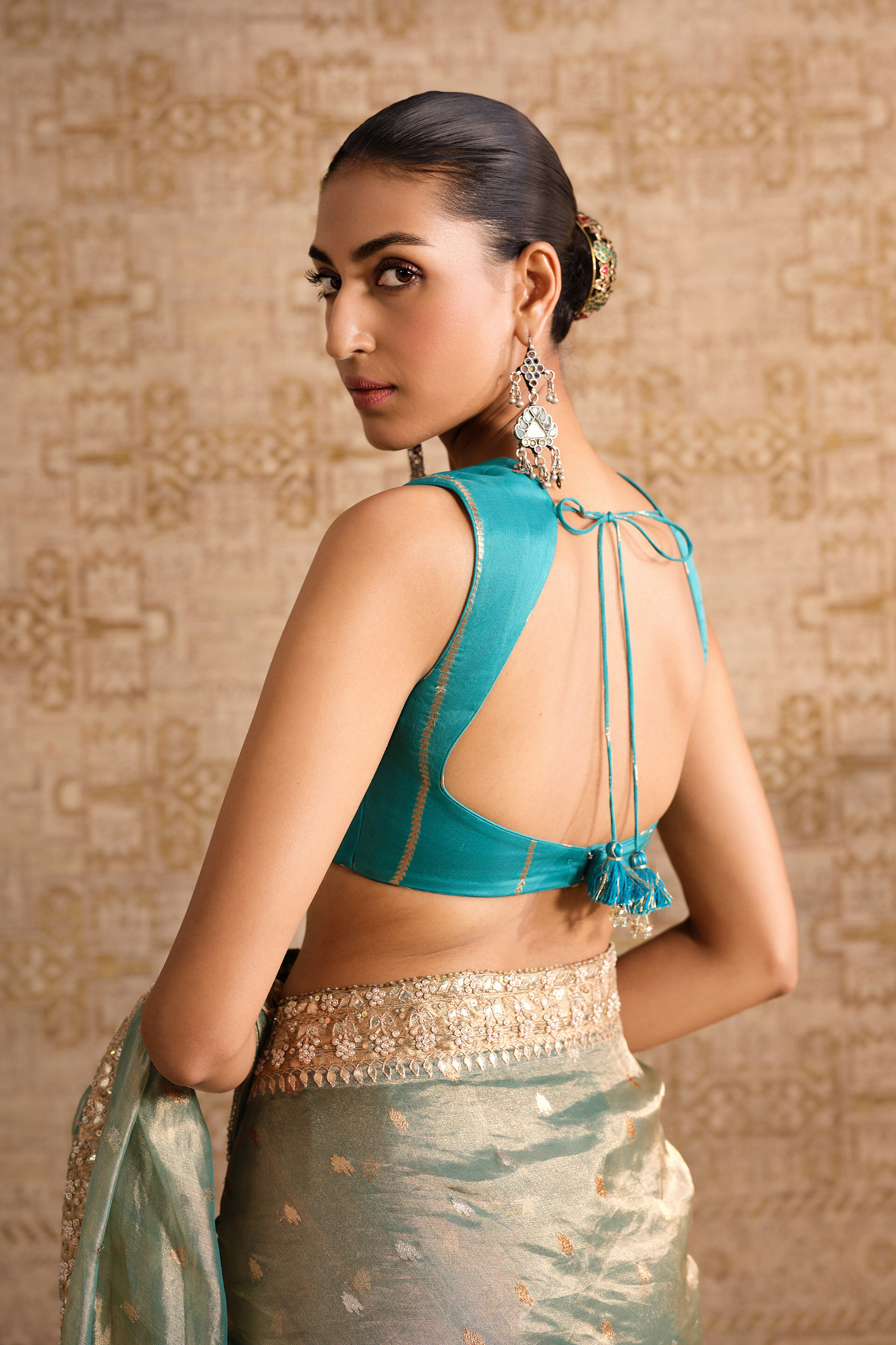 Vanjara Handwoven Benarasi Silk Saree - Gold, Gold, image 6