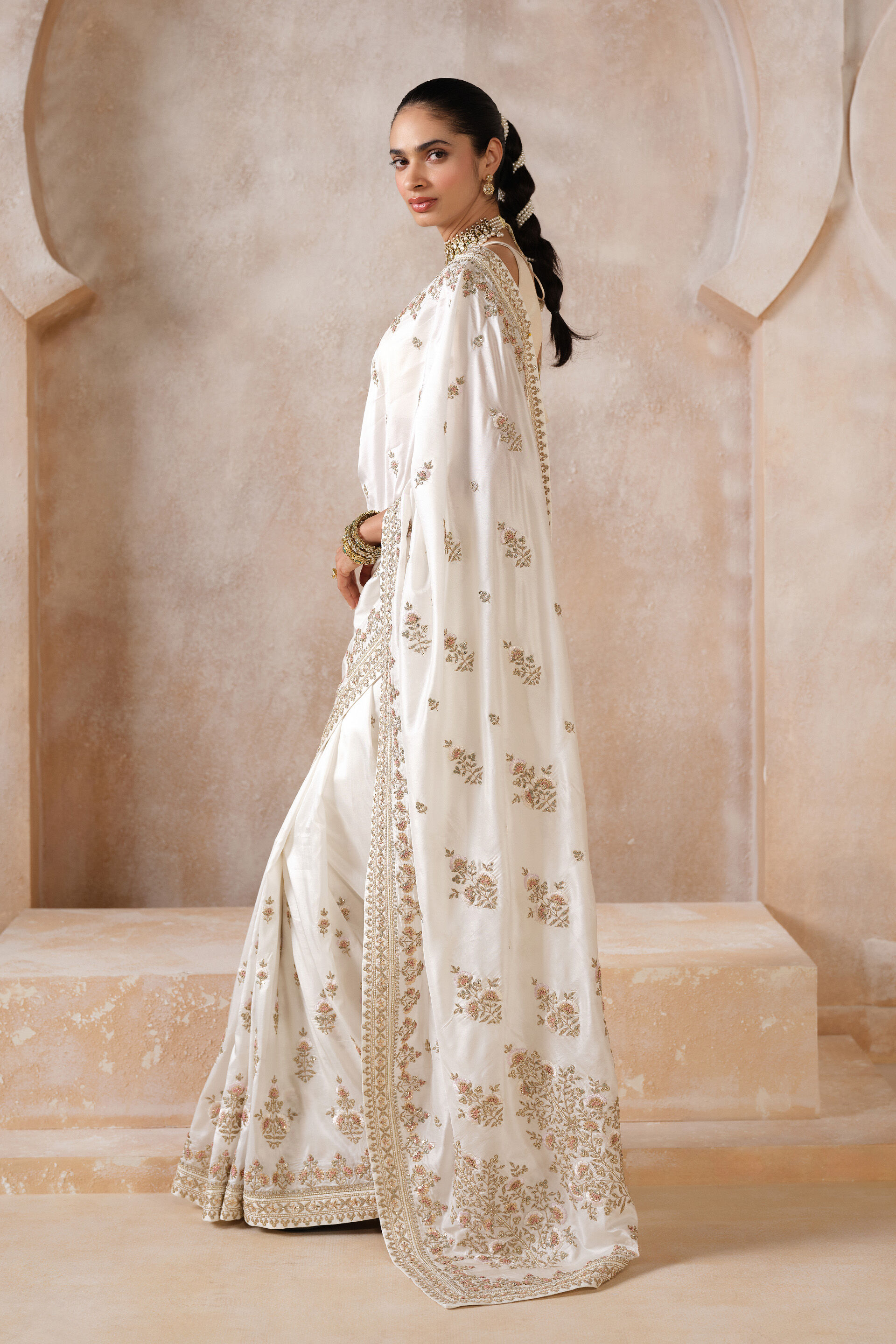 Debasmita Embroidered Saree, Cream, image 3