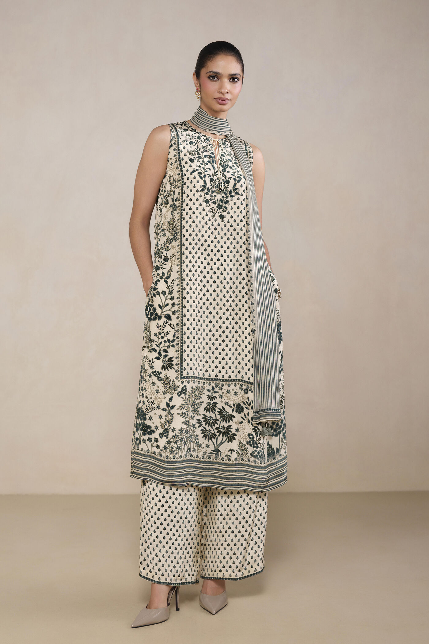 Jivi Printed Suit Set in Natural