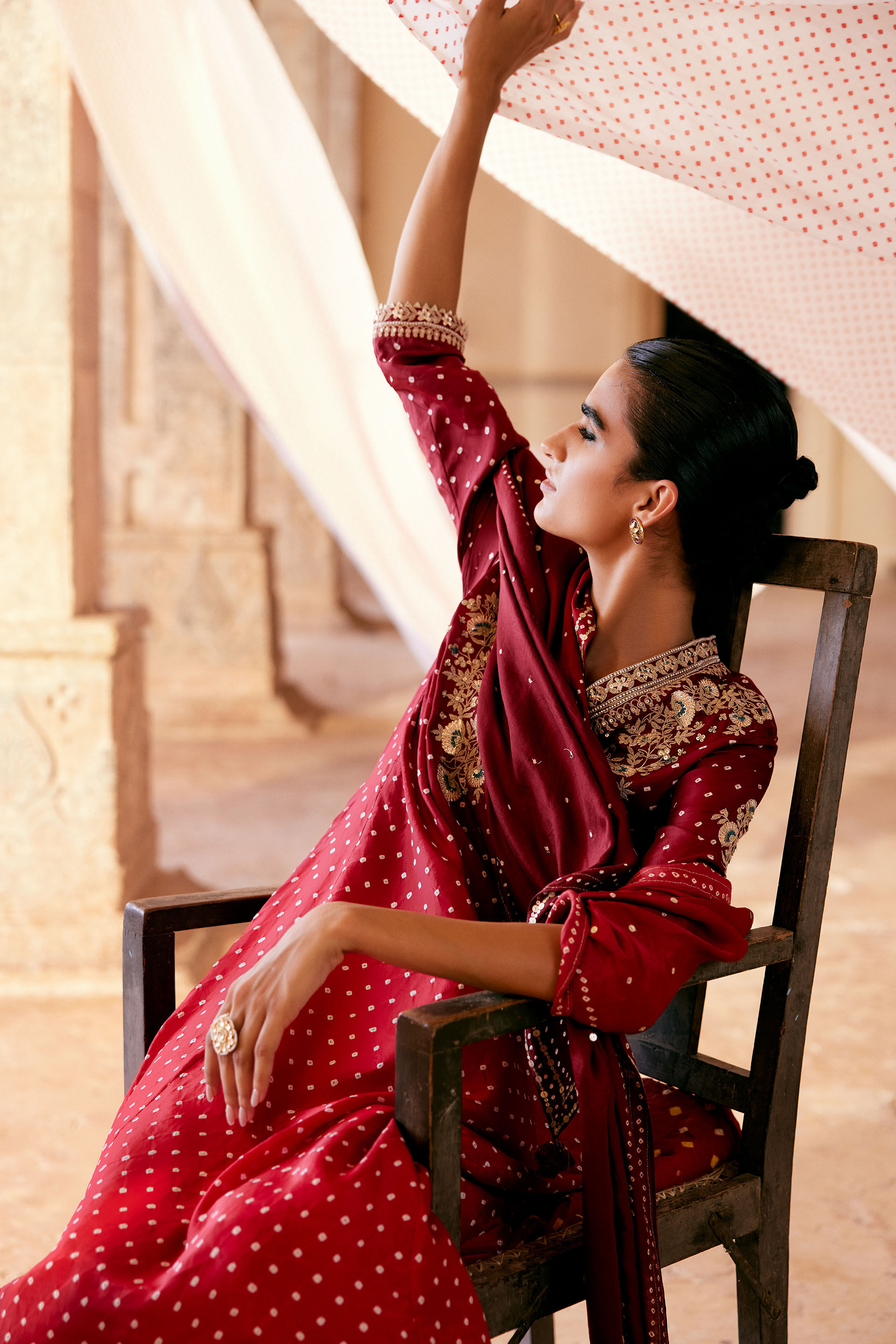 Buy Designer Gulsahro Handcrafted Bandhani Silk Stole Red Online from Anita Dongre