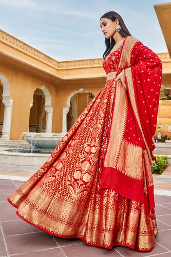 Valimai Lehenga Set, Red, image 2