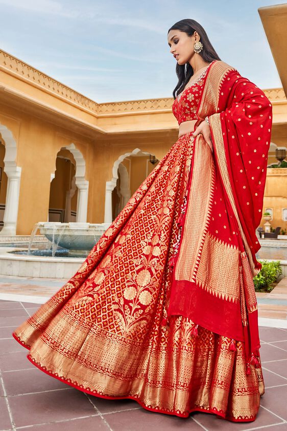 Valimai Lehenga Set, Red, image 2