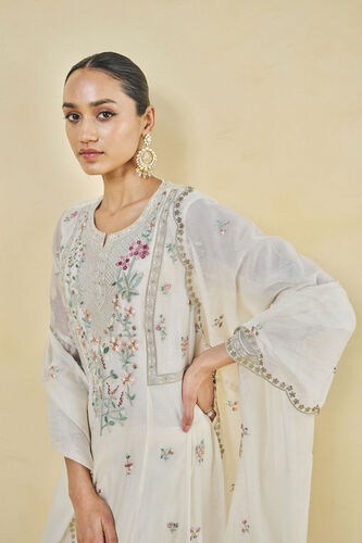 A Floral Garden Embroidered Mull Suit Set, Natural, image 4