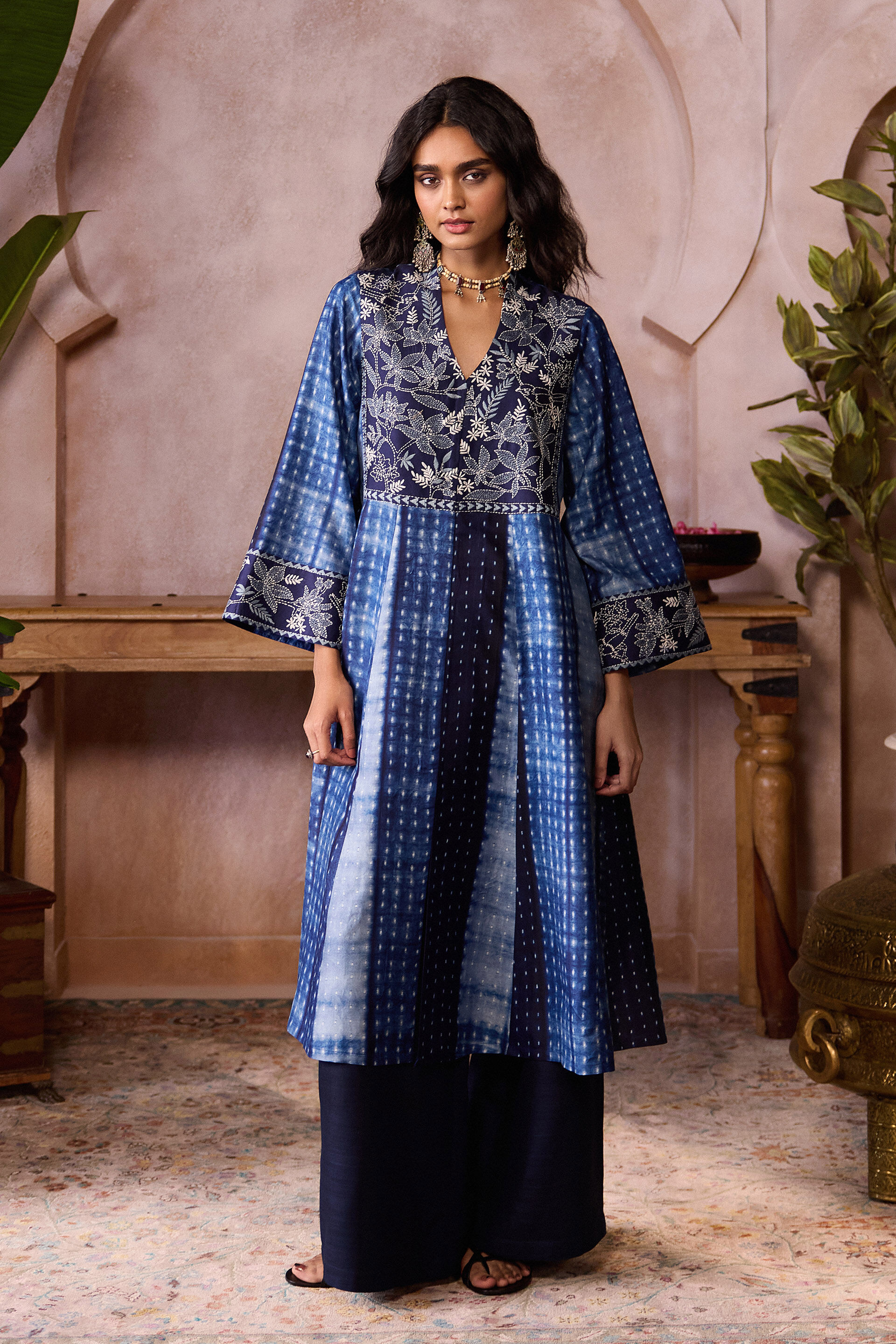 Delmore Handcrafted Shibori Silk Kurta Set - Blue