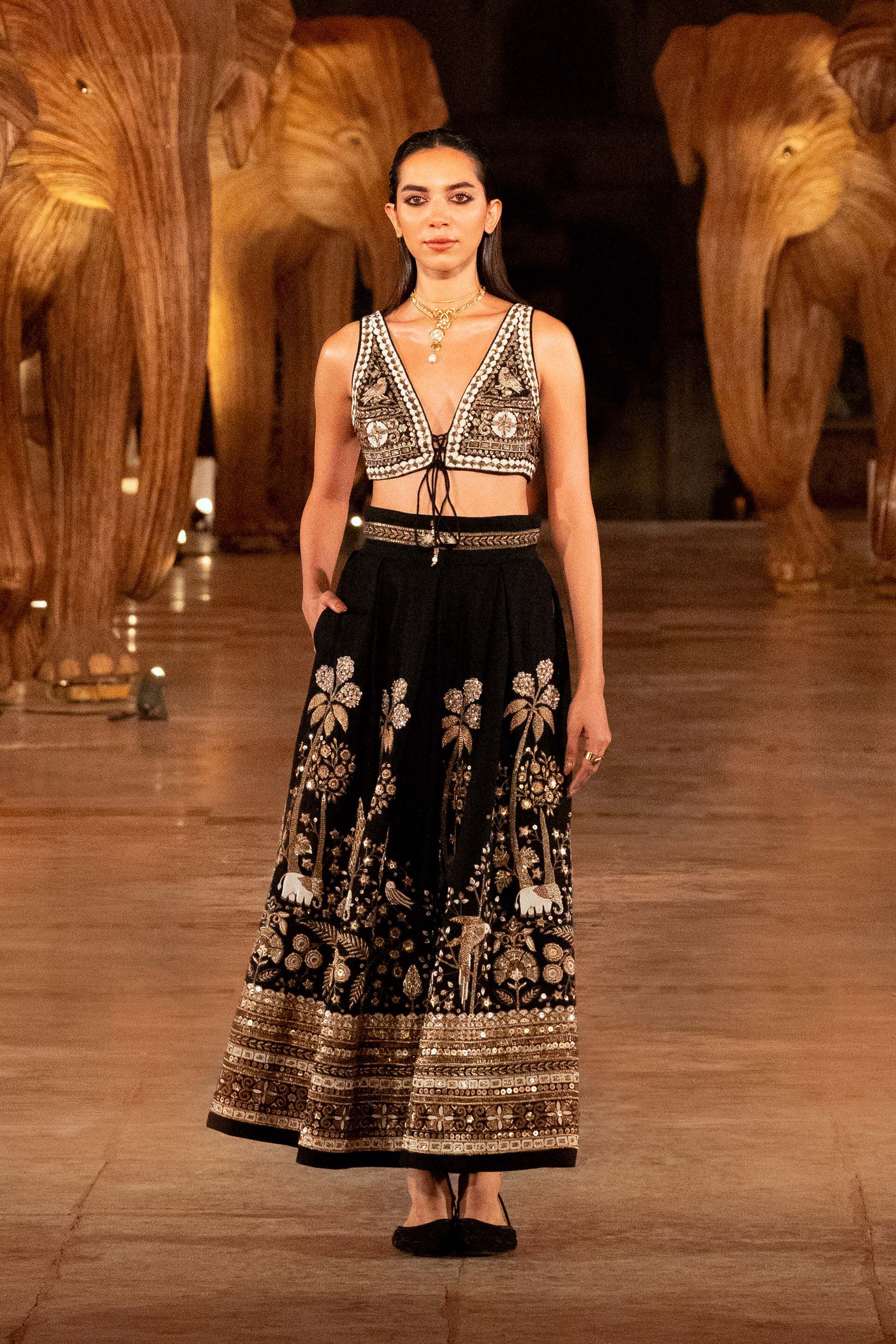 【メーカー包装済】 Buy Pride Of The Forest Skirt Set - Black from Anita スカート