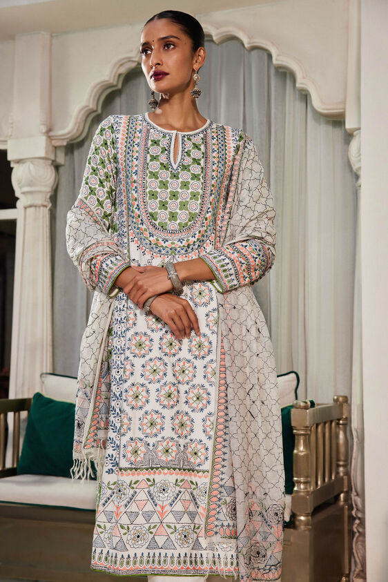 3-suit, image 3