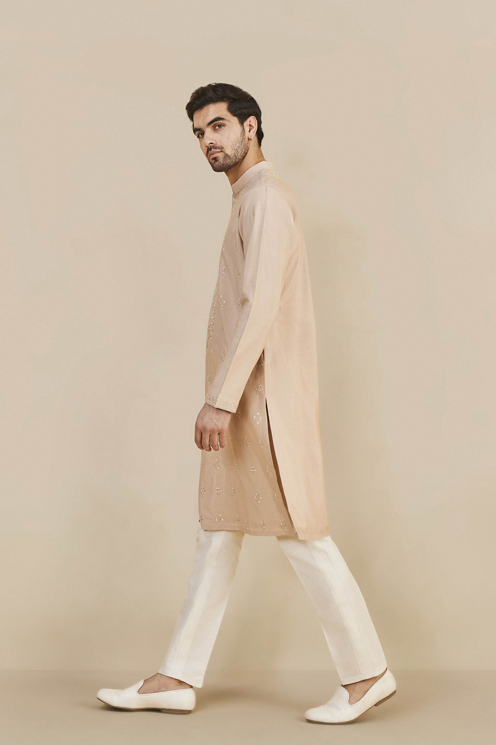 Shirom Embroidered Chikankari Kurta - Salmon