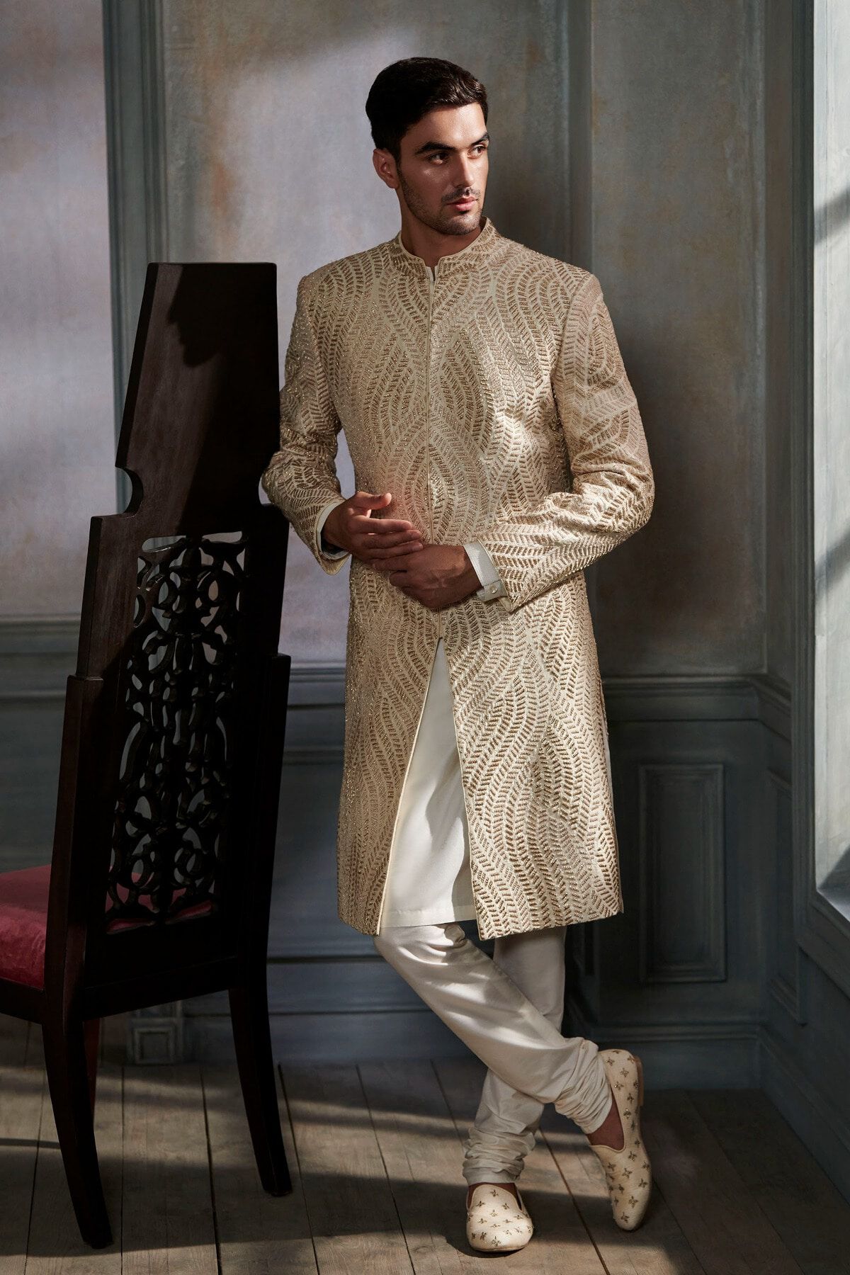 White and gold best sale sherwani