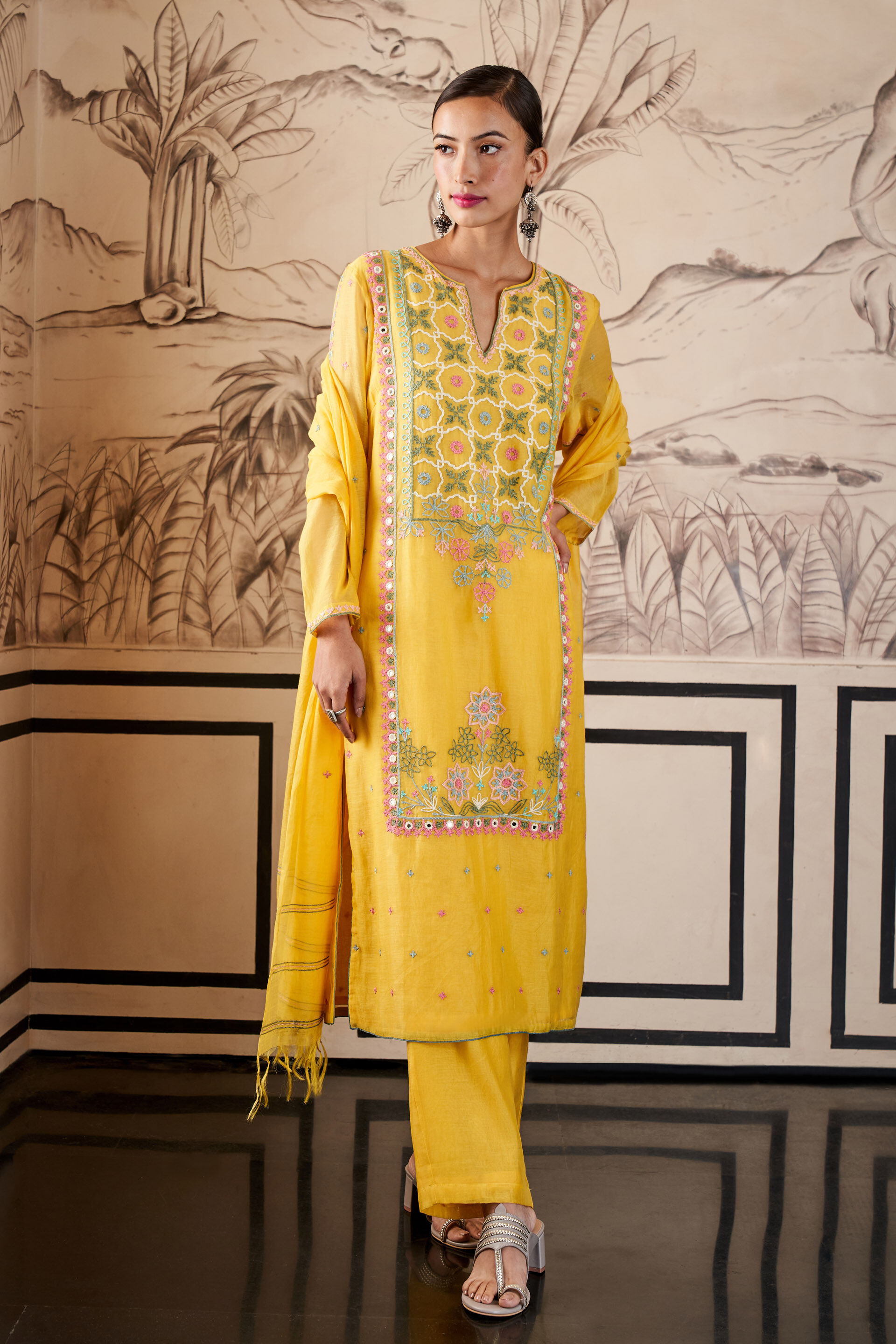 Buy Izna Suit Set Yellow from Anita Dongre s Kurta Sets for Women
