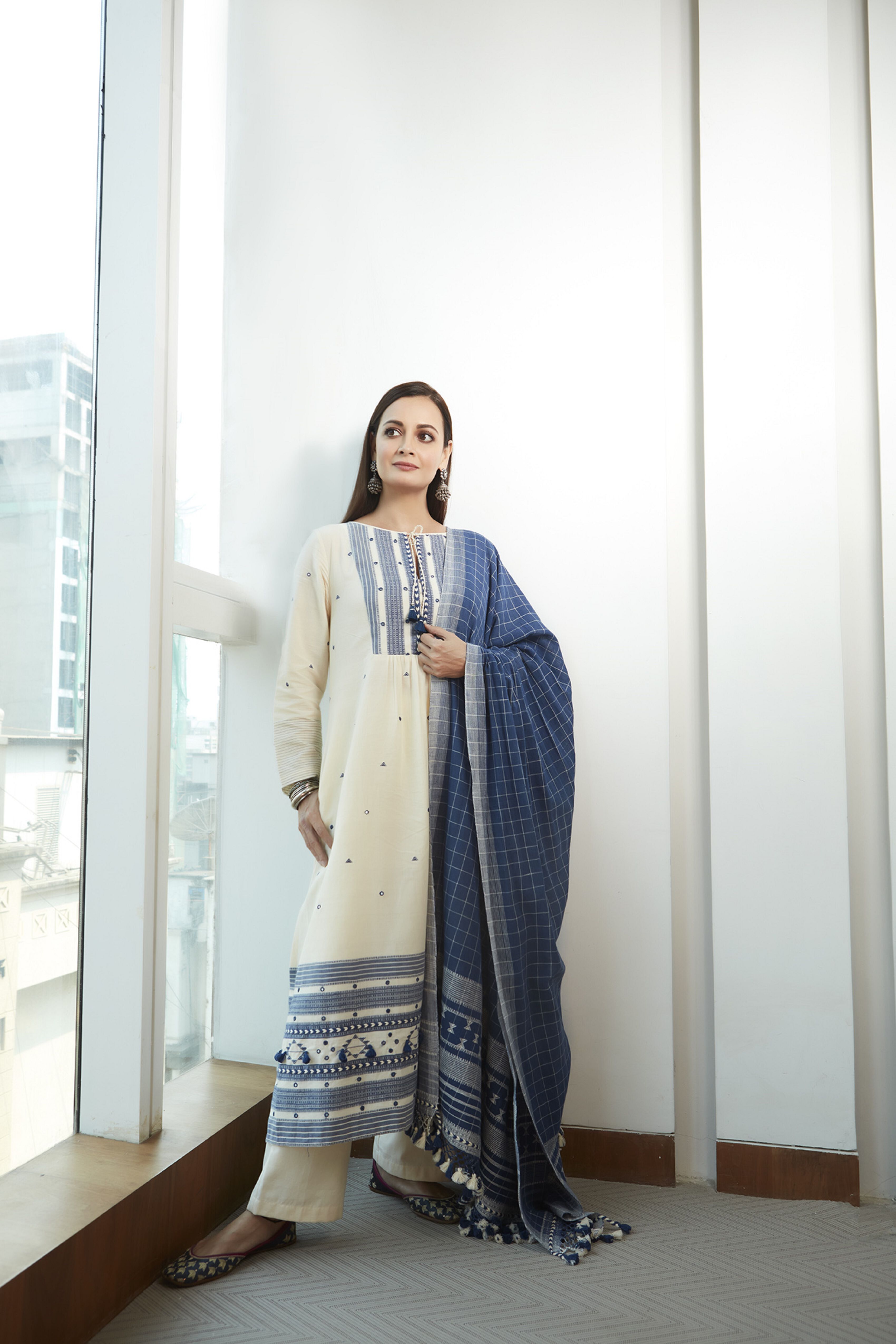 Soha Kurta Set-Cream with Zaahira Dupatta-Blue, , image 4