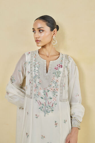 A Floral Garden Embroidered Mull Suit Set, Natural, image 3