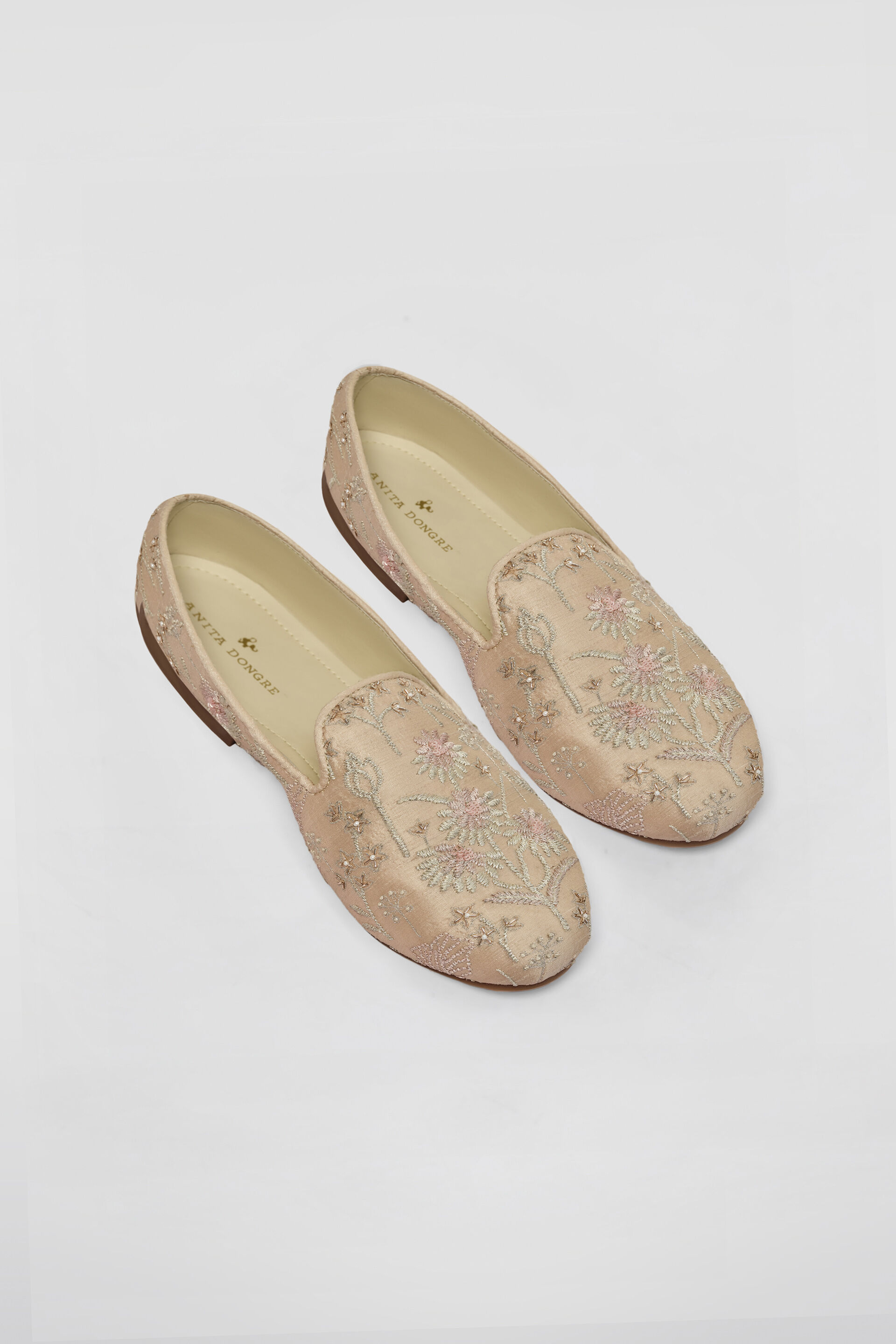 Rihan Embroidered Silk Mojris - Champagne