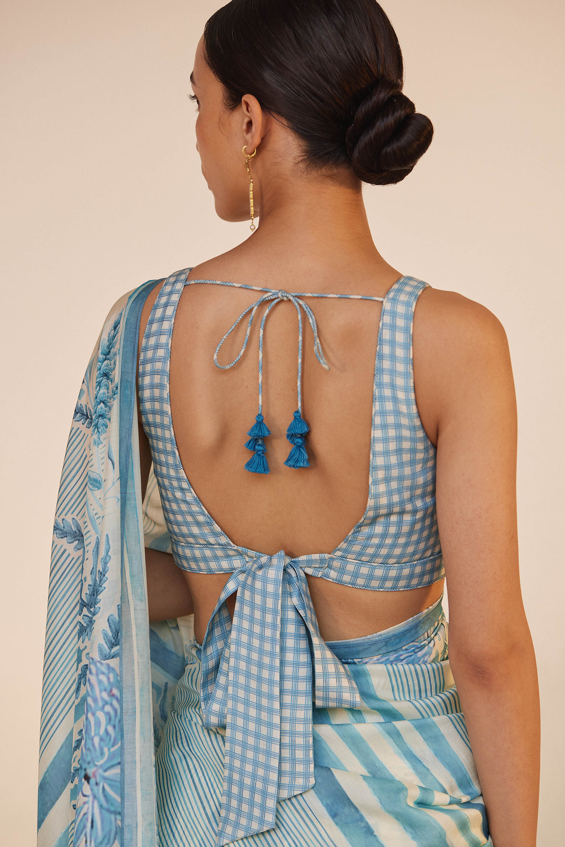 Blue Linen Printed saree By lt Fabric - linen sarees online #linen #saree # blouse #designs Bl… | Trendy blouse designs, Fancy blouse designs, Elegant blouse  designs