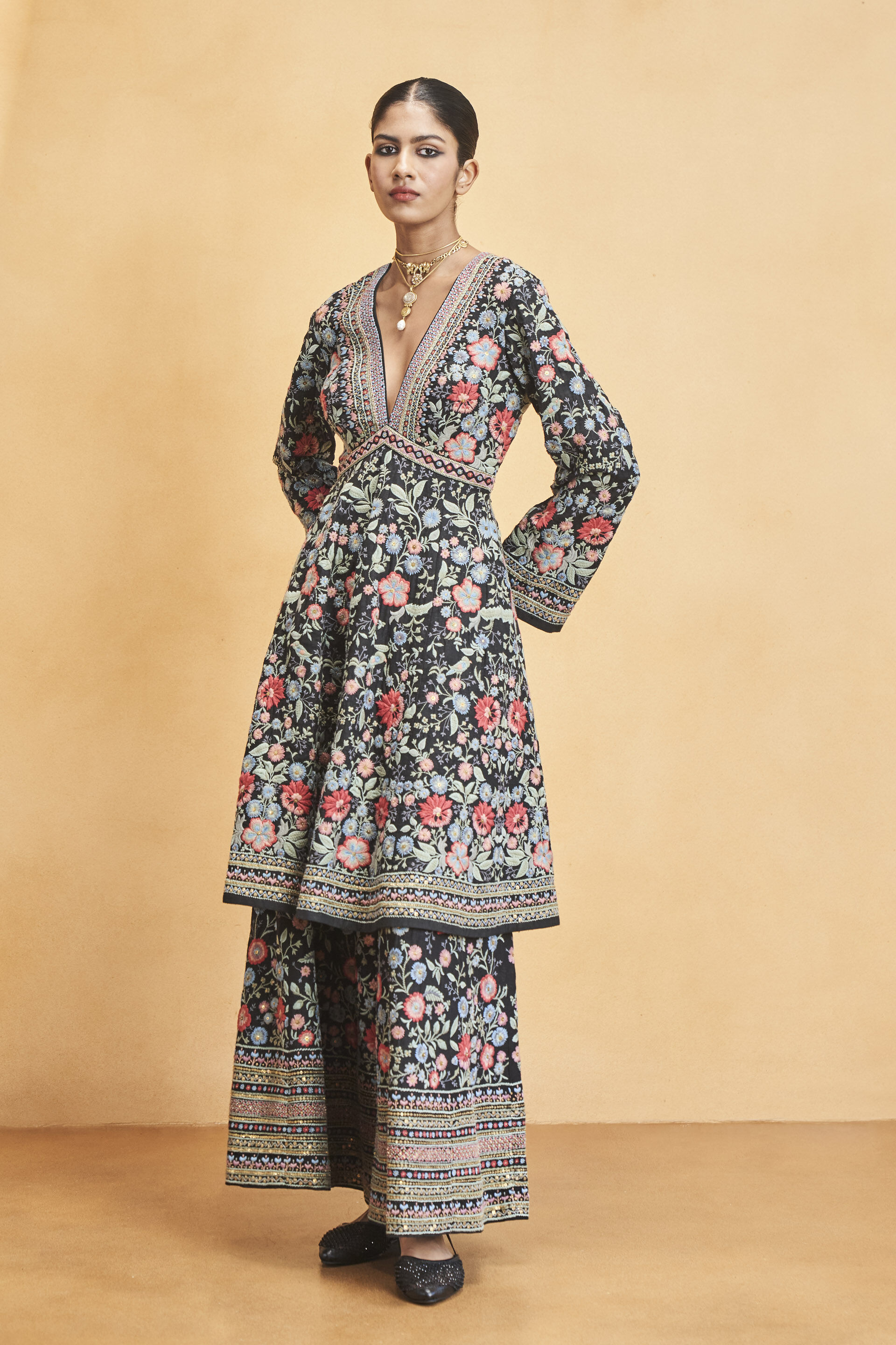 Floral Ballad Embroidered Zardozi Silk Kurta Set - Black