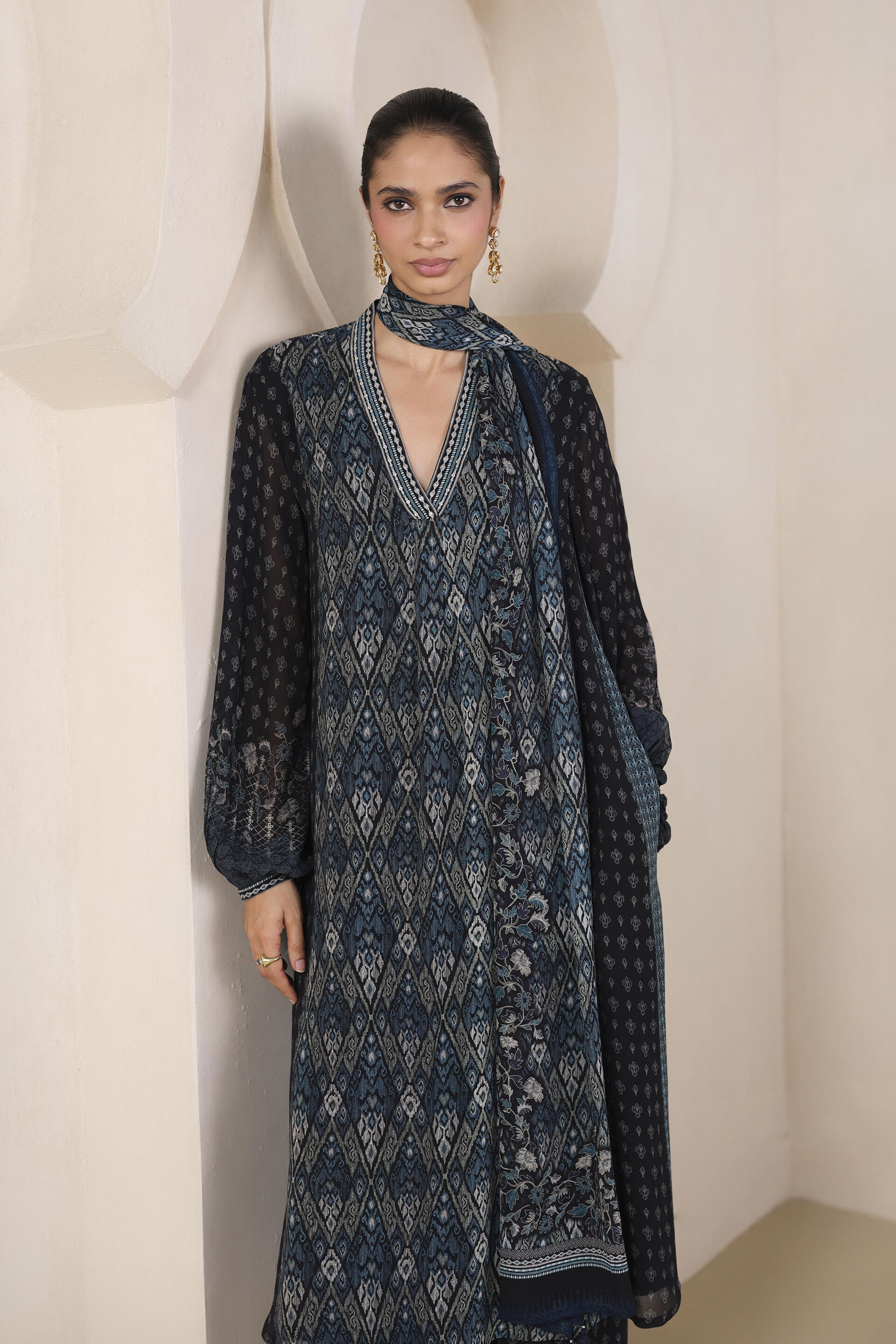 Aira Printed Suit Set in Blue, Blue, image 3