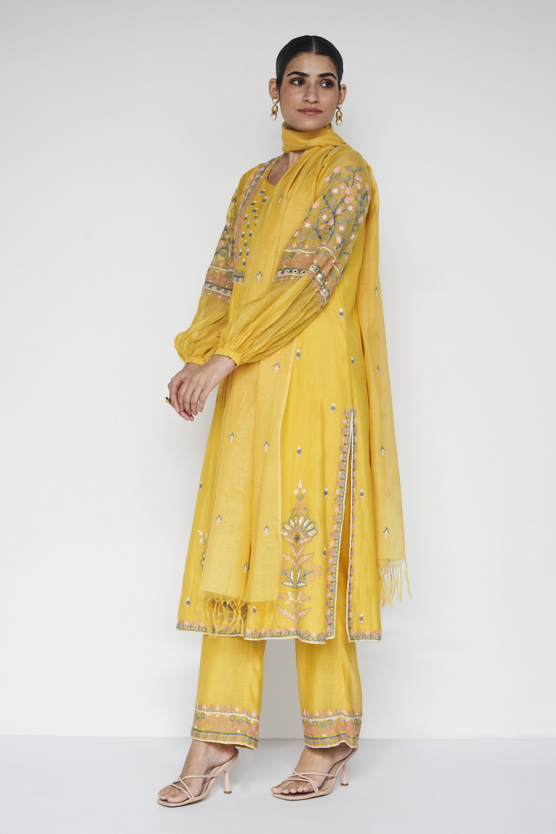 Anita dongre suits top