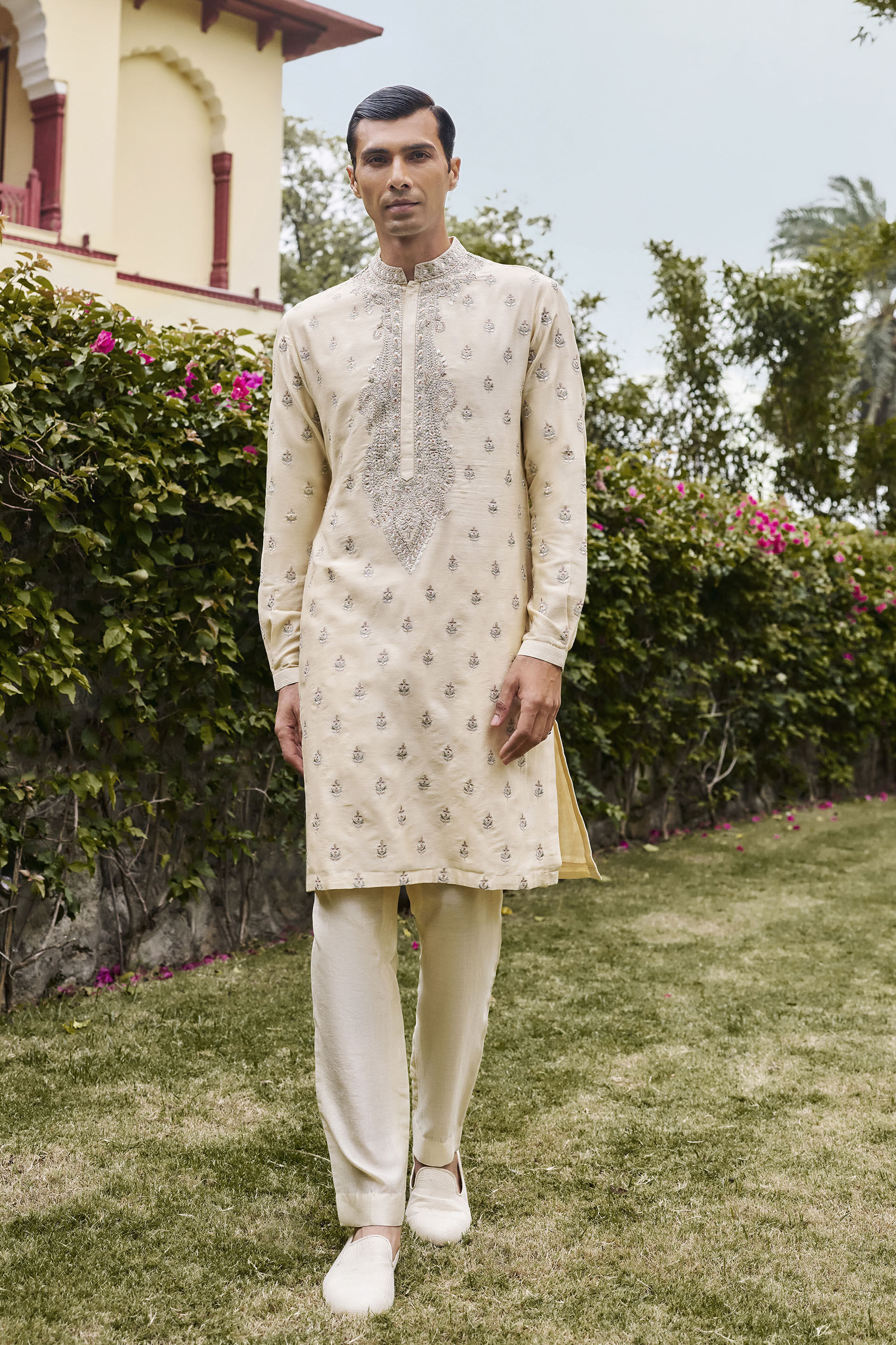 Soulful Embroidered Zardozi Kurta - Cream