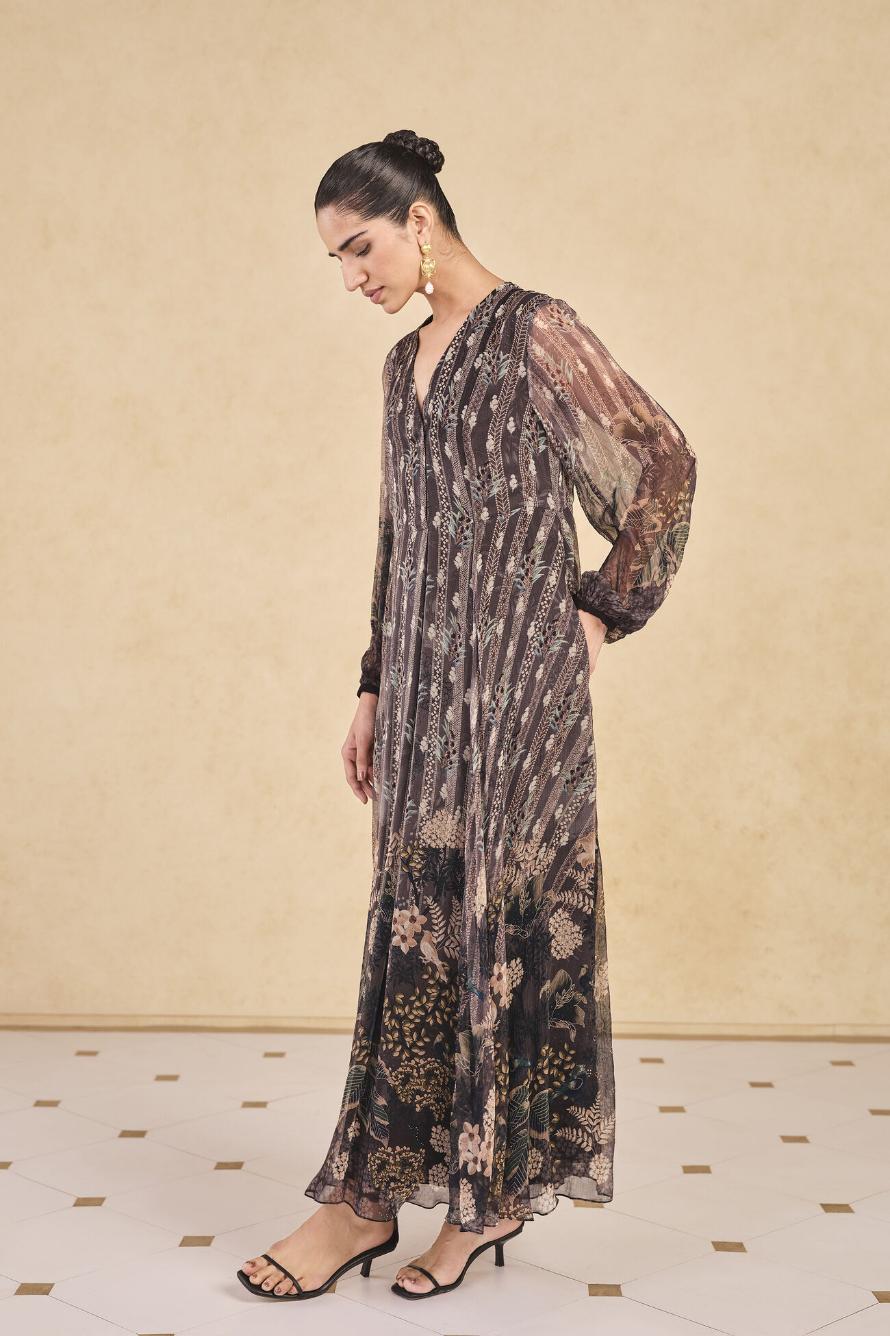 Buy Designer Jumaana Printed Bemberg Kaftan Grey Online from Anita Dongre