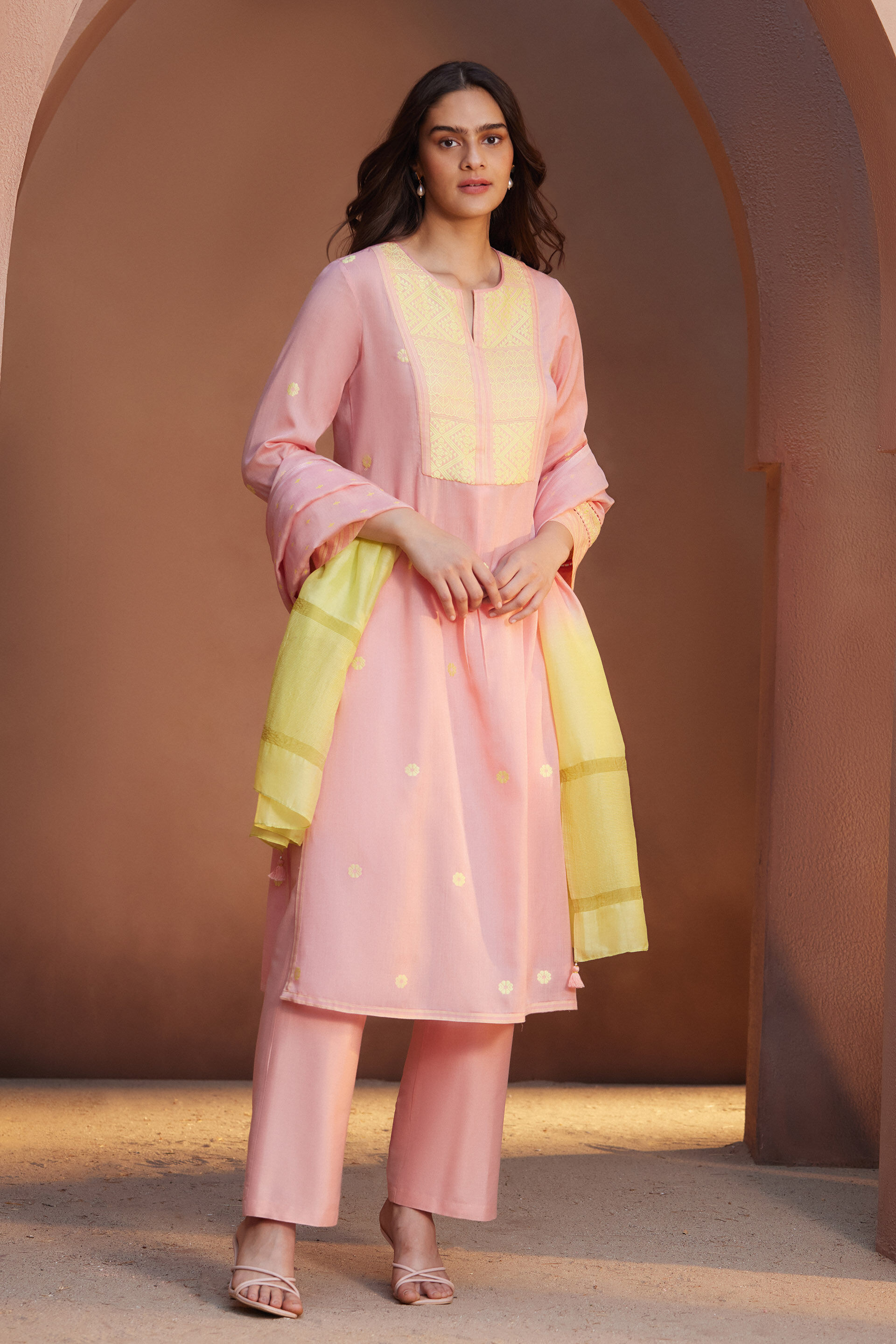 Online Sale On Women s Kurta Sets Anita Dongre