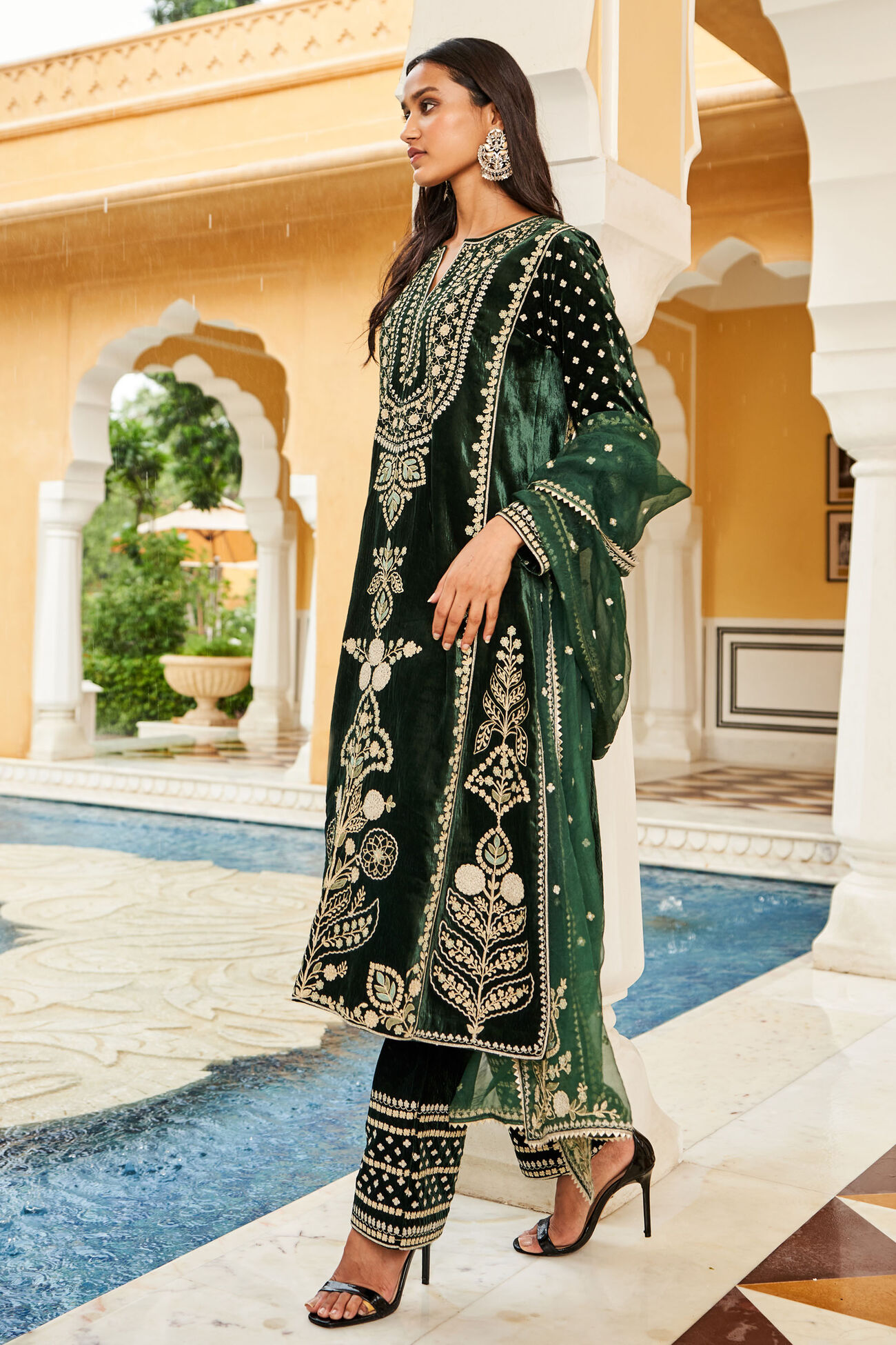 Mahnoor Suit Set, Green, image 2