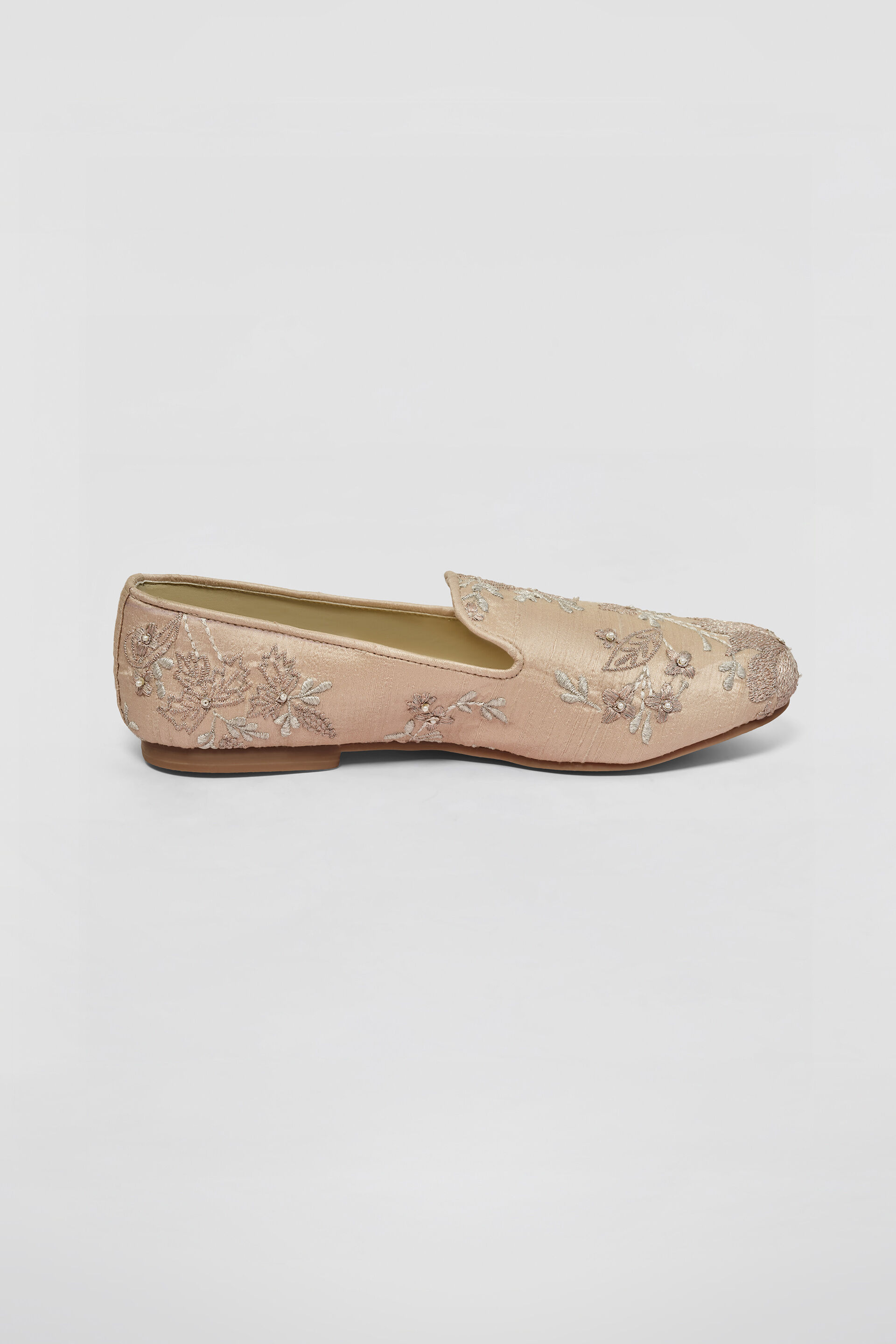 Avnendra Embroidered Silk Mojris - Champagne