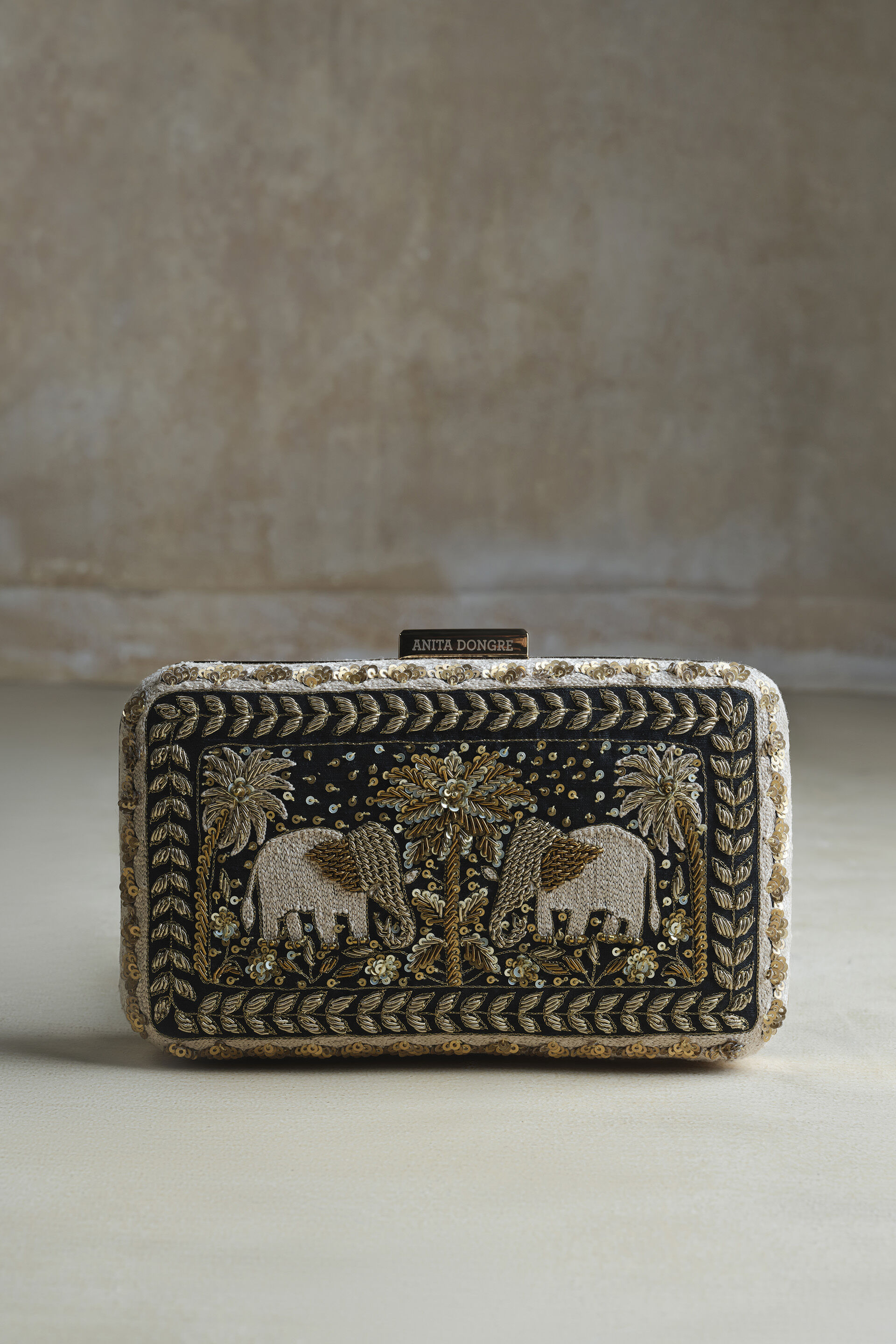 Haathi Harmony Clutch - Black