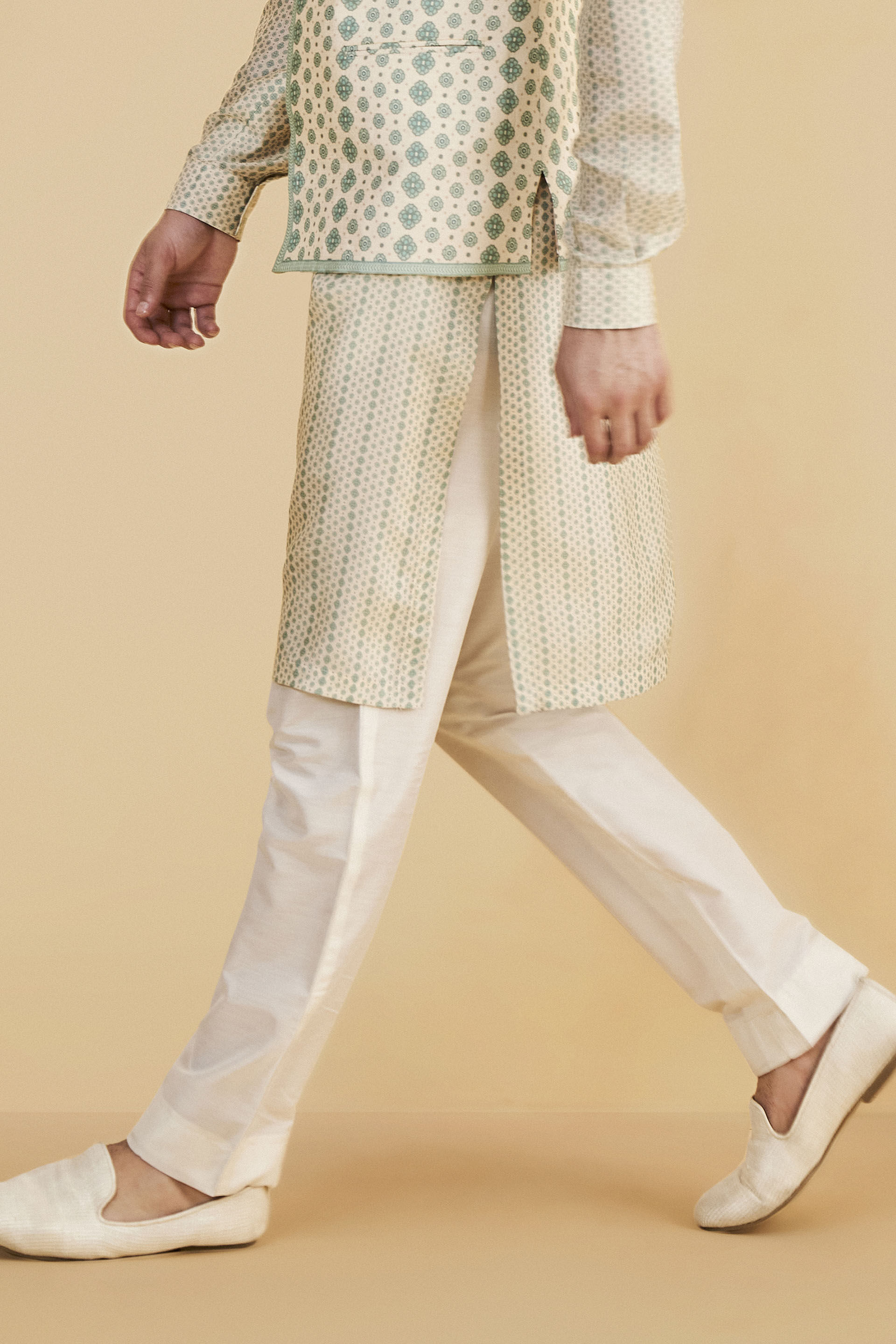 Buy Men White Regular Fit Solid Flat Front Formal Trousers Online - 84659 |  Louis Philippe
