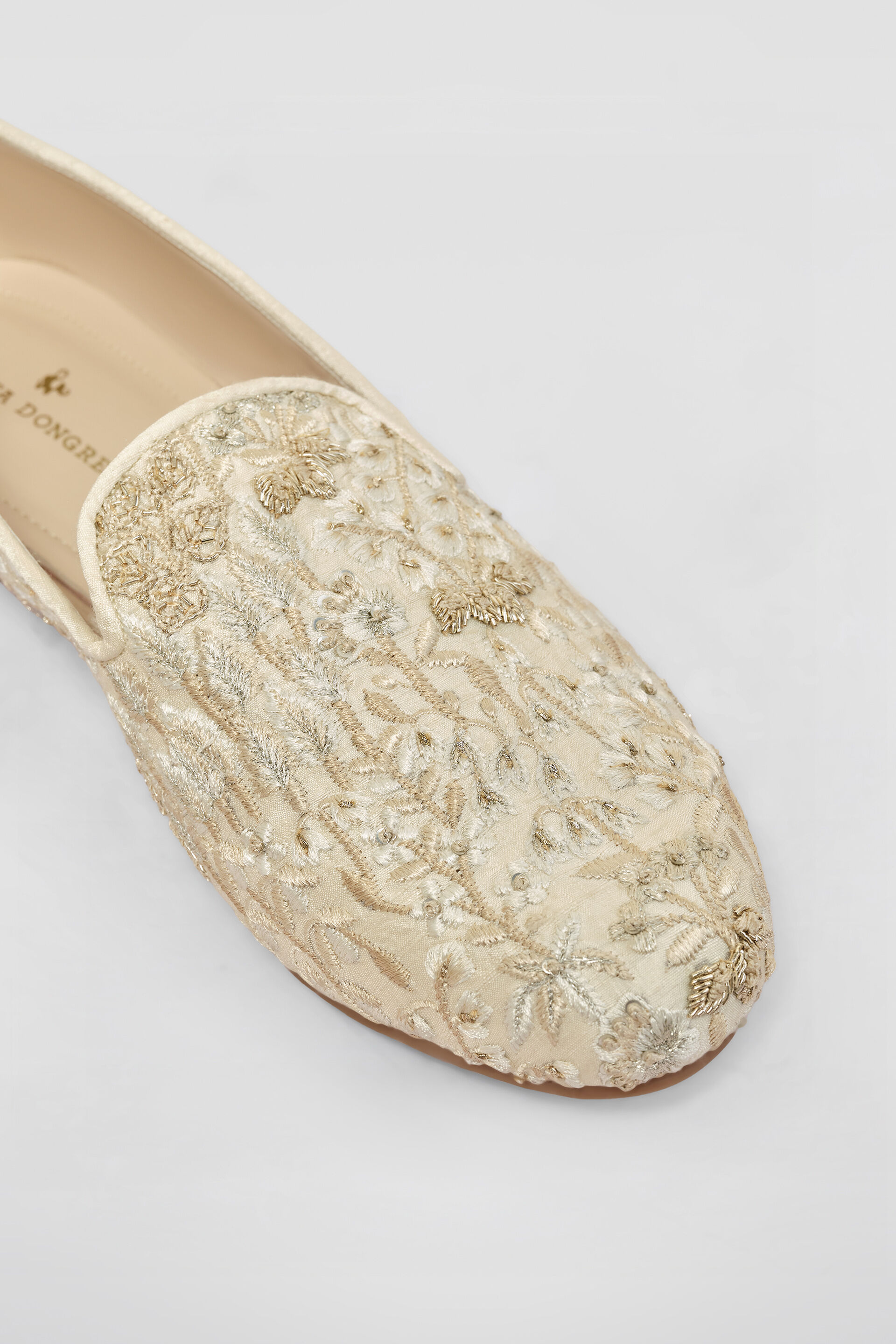 Shahzain Hand-embroidered Silk Mojris - Ivory, Ivory, image 3