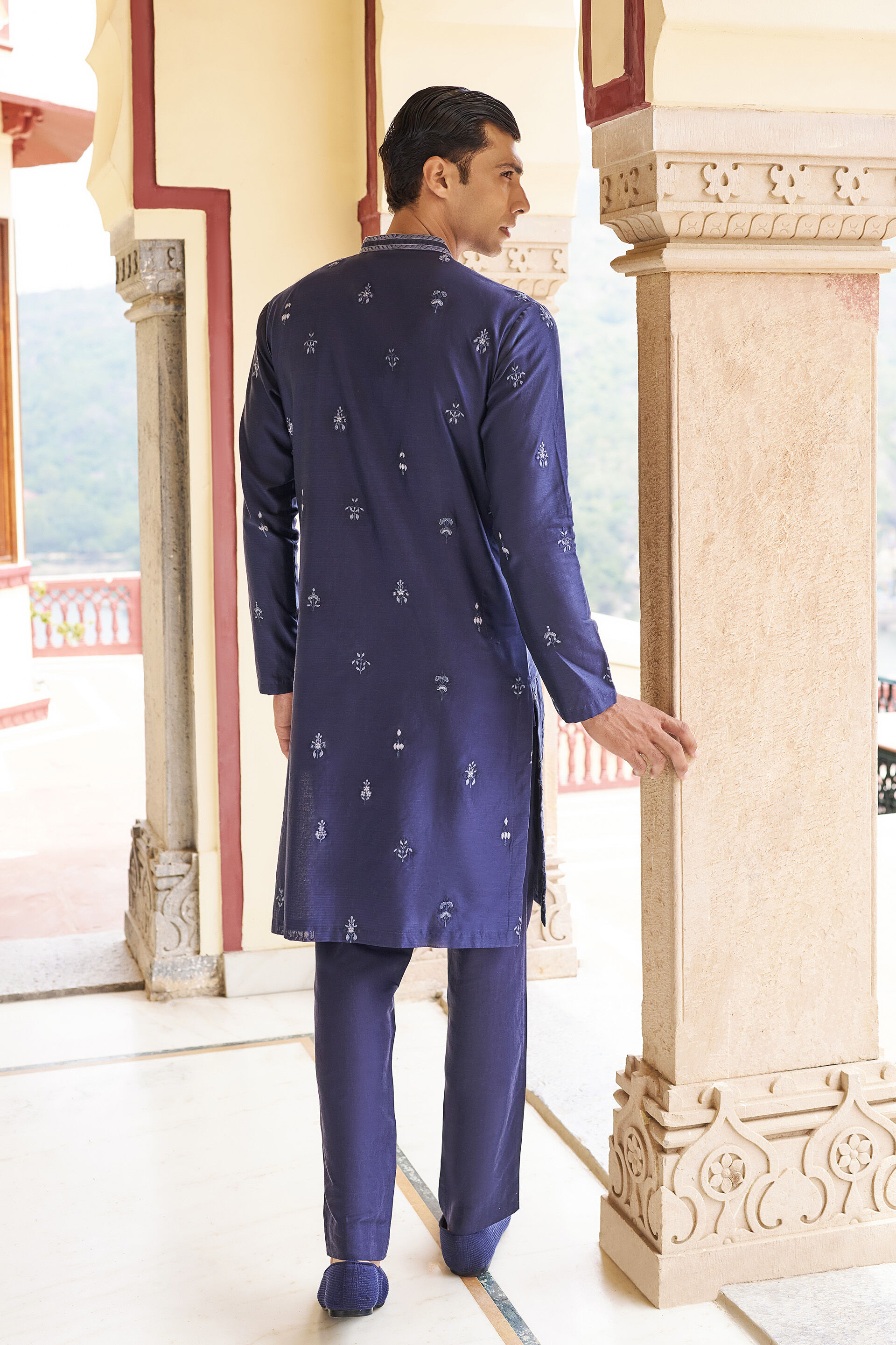 Enrapture Embroidered Mul Kurta - Indigo