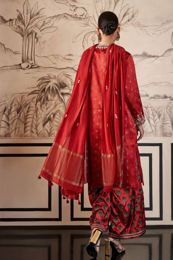 3-suit, image 3