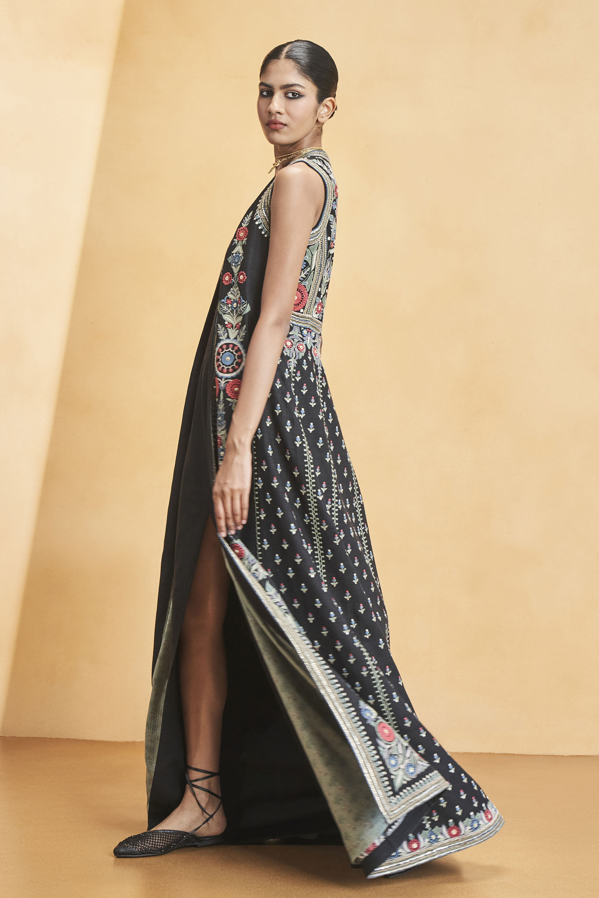 Symphony Of Flowers Embroidered Zardozi Silk Jacket Set - Black