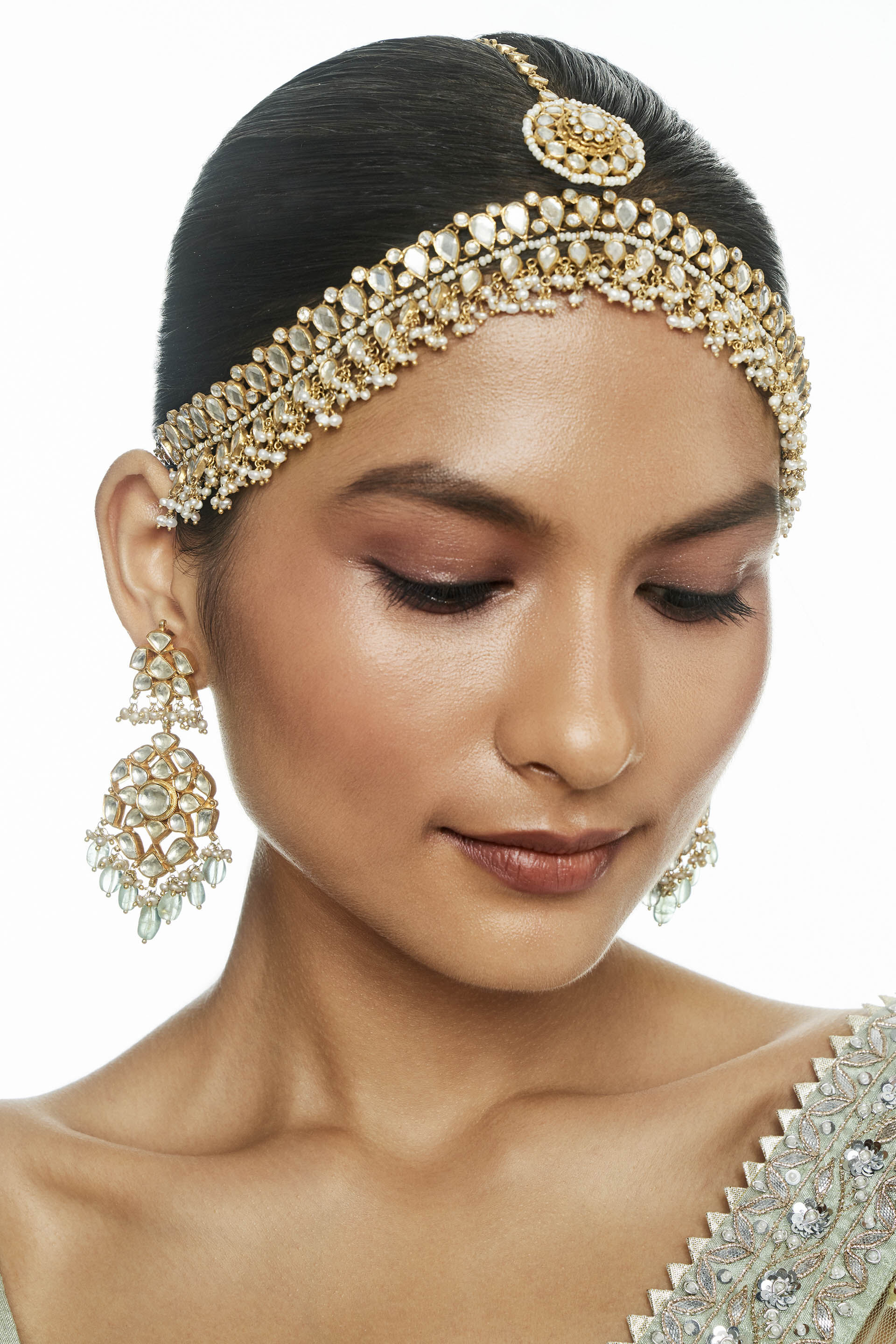 Designer Head Pieces: Bridal Maang Tikkas Online