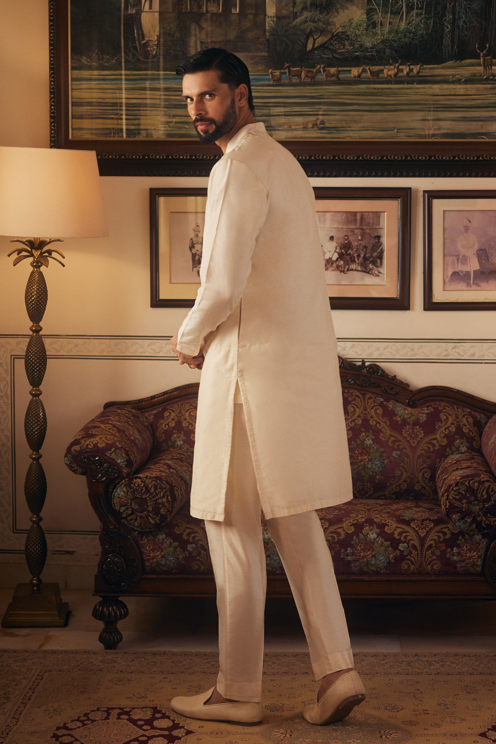 Anirvan Embroidered Silk Kurta - Ivory