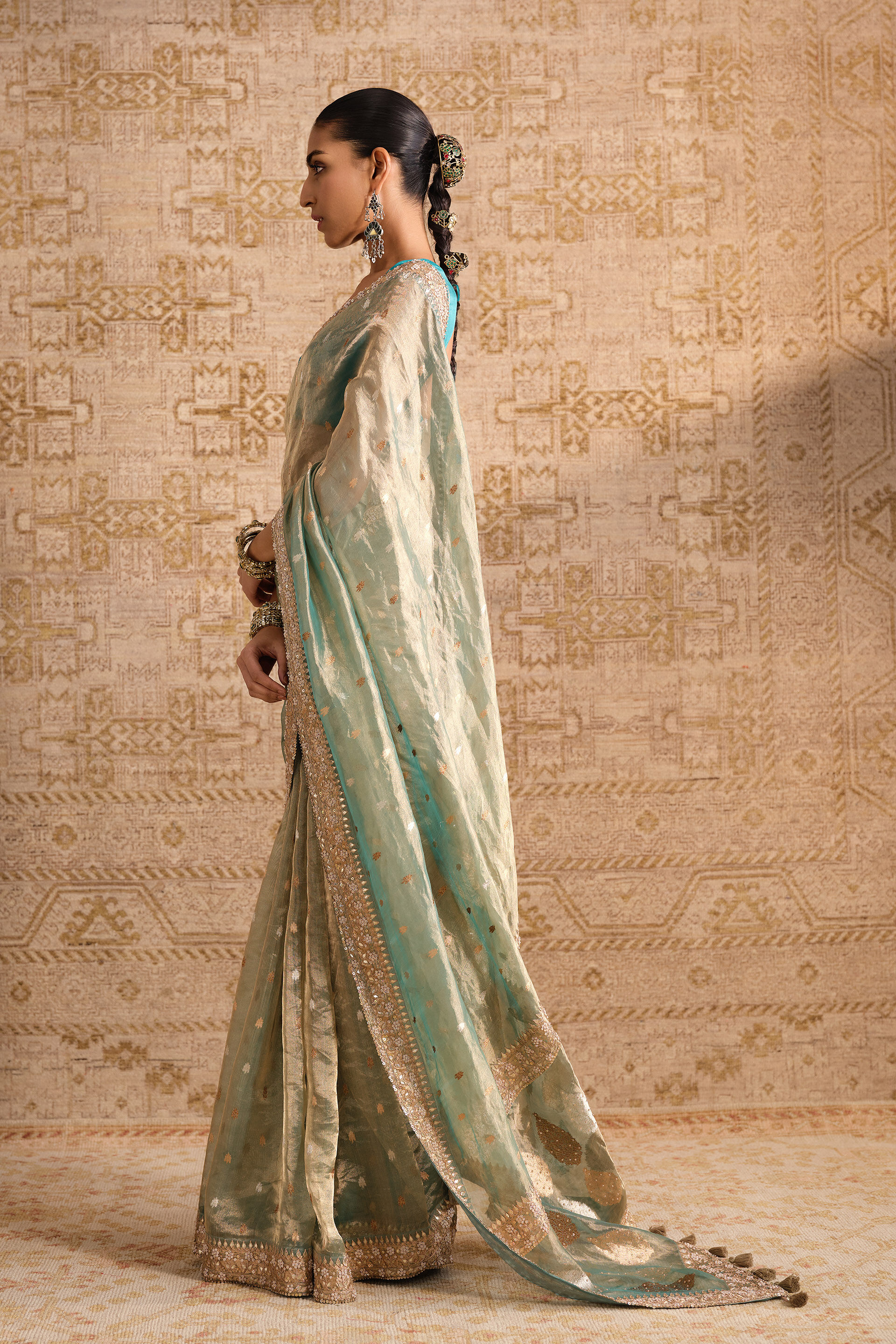 Vanjara Handwoven Benarasi Silk Saree - Gold, Gold, image 3