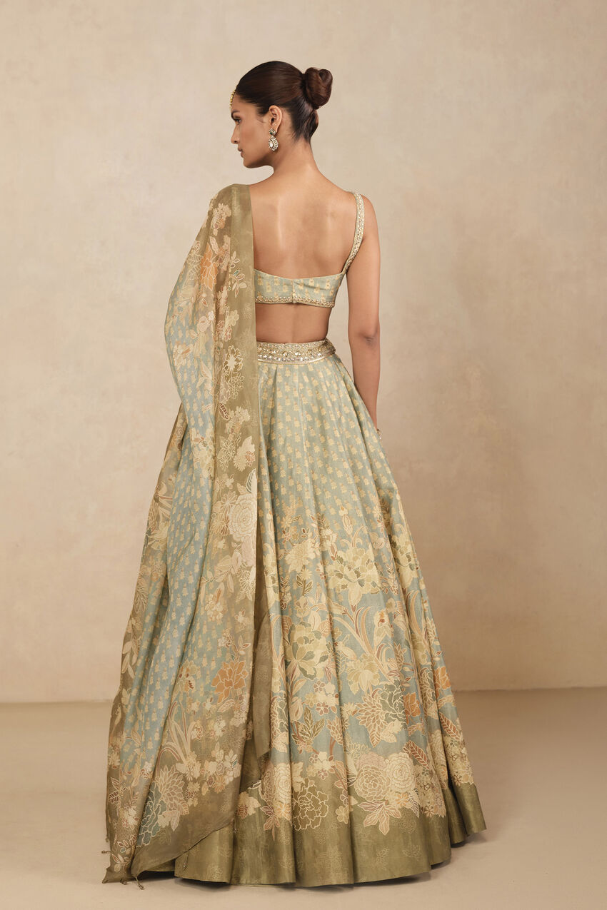 Buy Designer Lehenga for Women Online at USA | Anita Dongre Buy Designer Lehenga for Women Online at USA | Anita Dongre