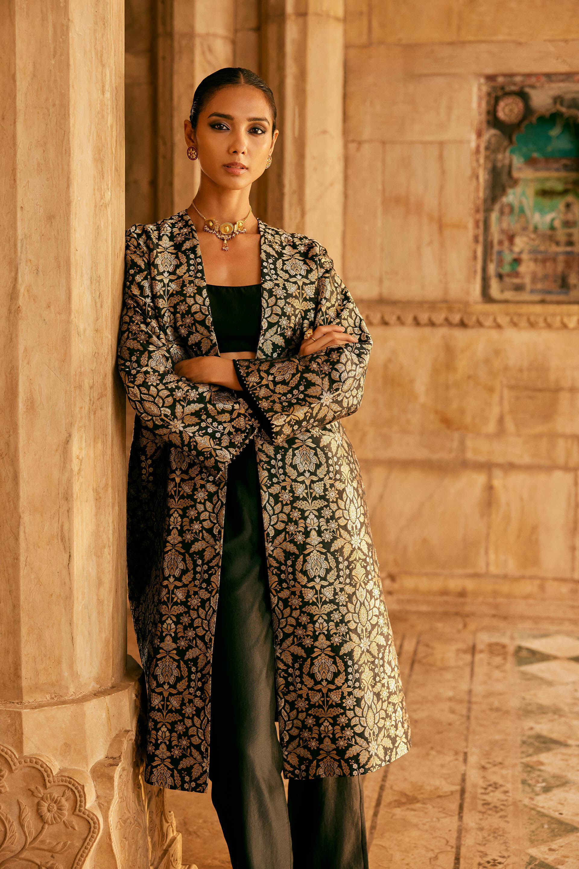 Tamadur Handwoven Benarasi Silk Jacket Set - Black