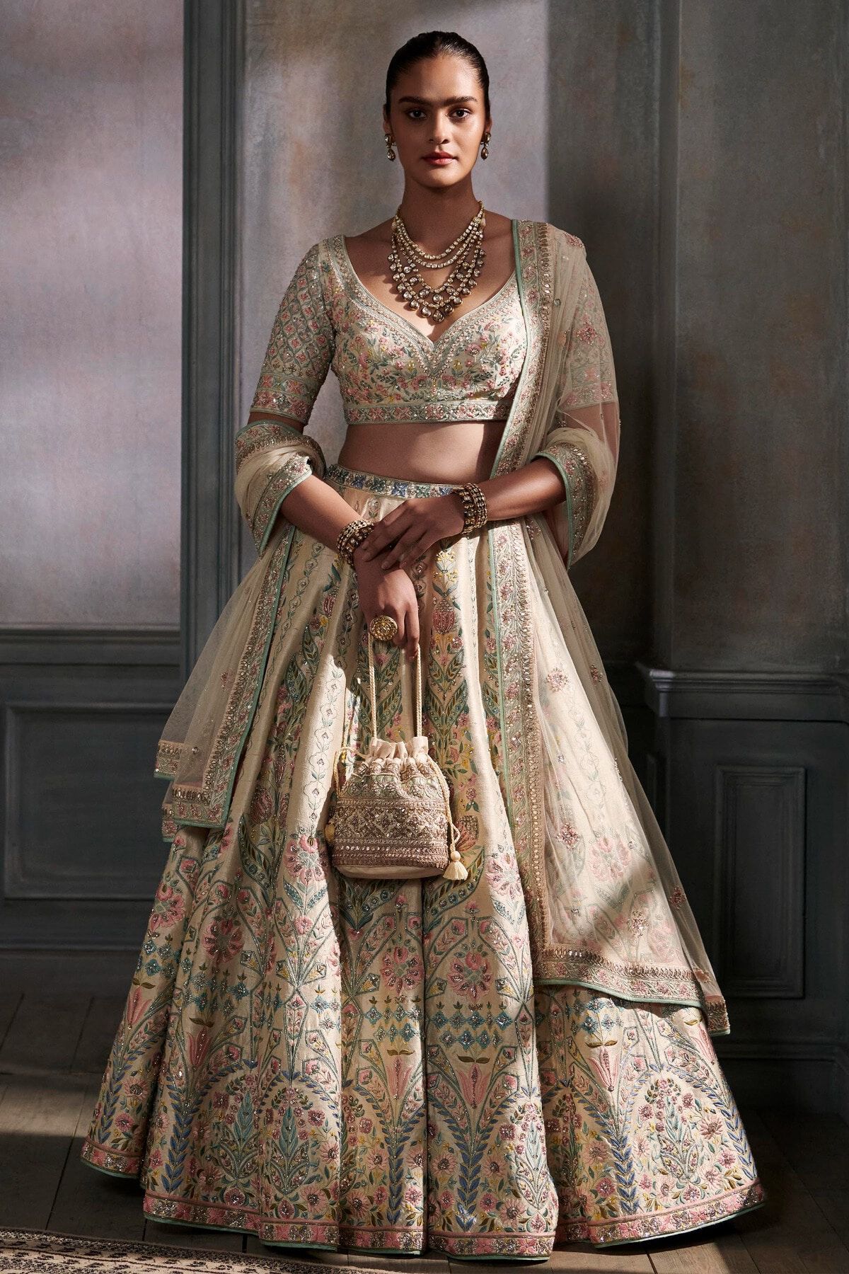 Top Anita Dongre Bridal Lehengas - Get Inspiring Ideas for Planning Your  Perfect Wedding at fabweddings