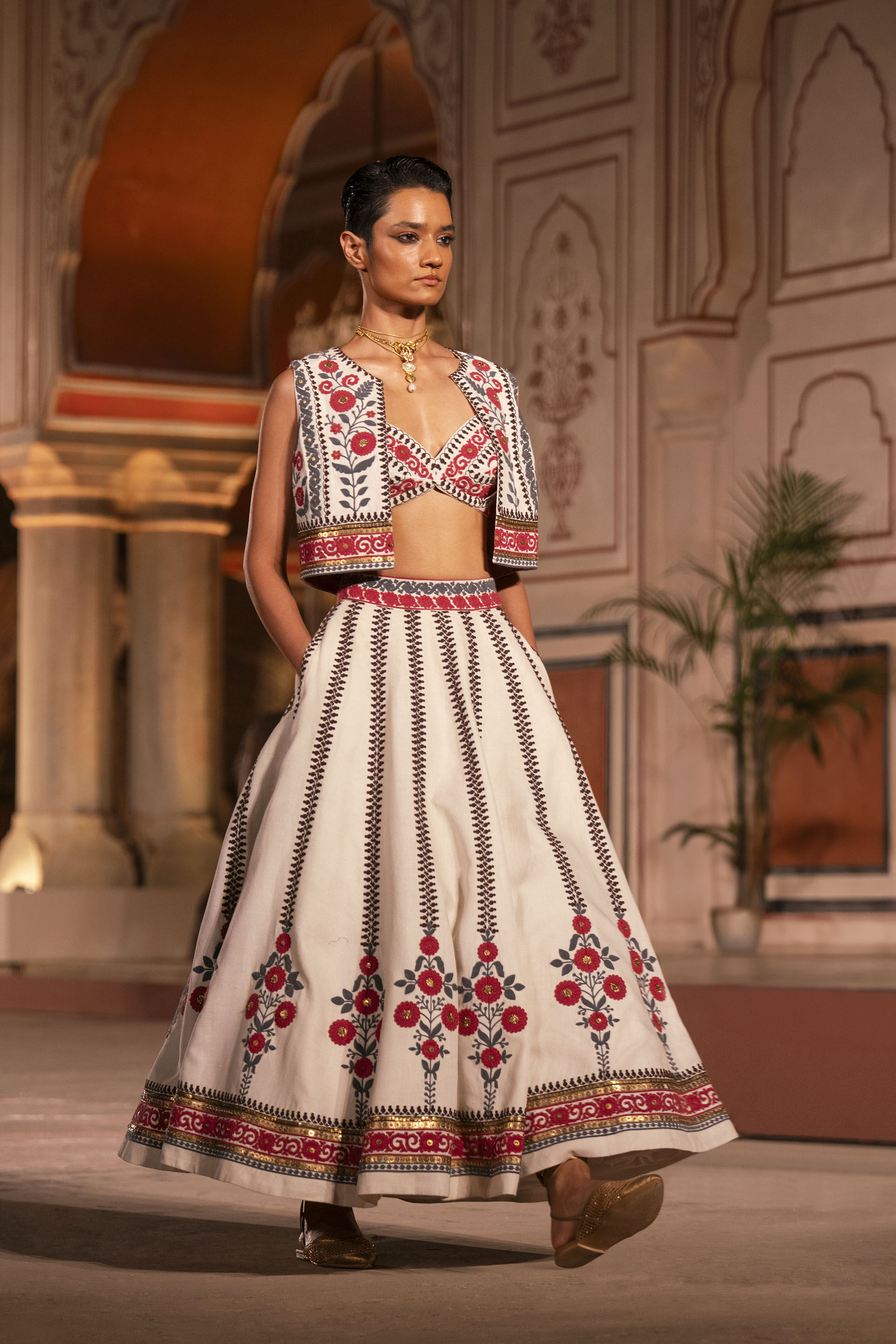 sukara アンティークプリント上下セット Buy Flowers Of the Forest Skirt Set - Cream from Anita Dongre's Co-Ord